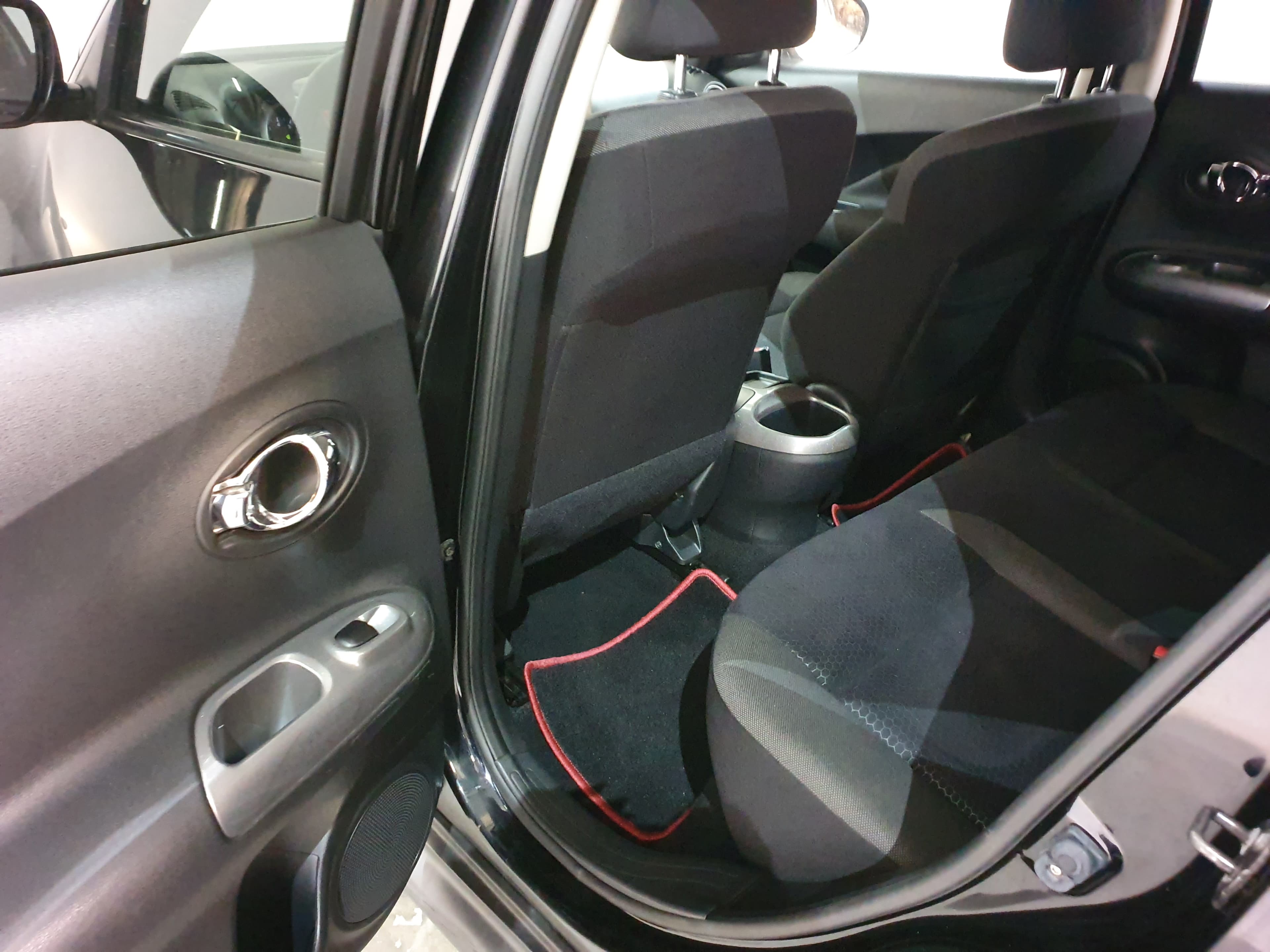 Nissan Juke 1.6 T 4x4 M-CVT · Ano 2011 — imagem 29