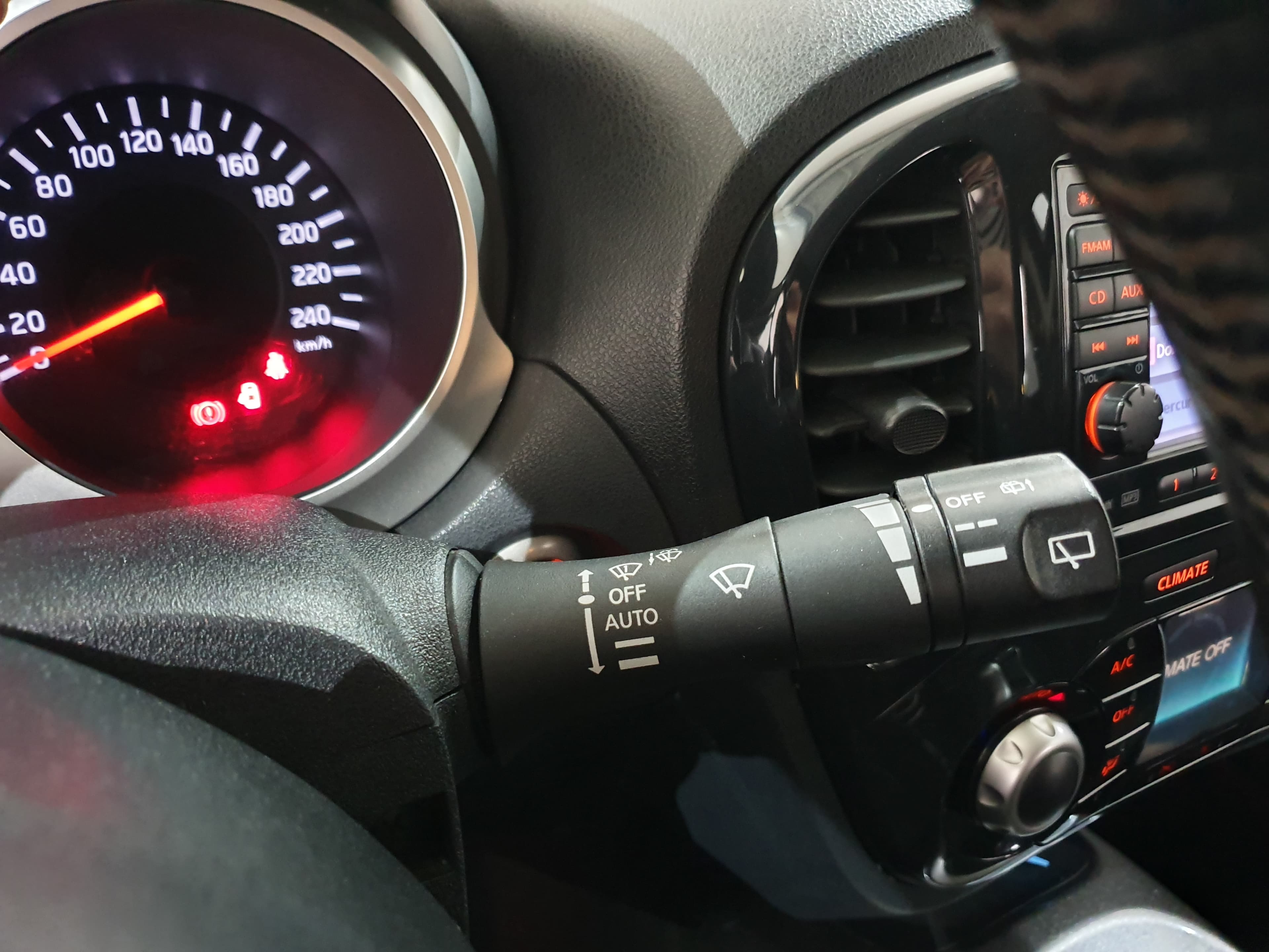 Nissan Juke 1.6 T 4x4 M-CVT · Ano 2011 — imagem 43
