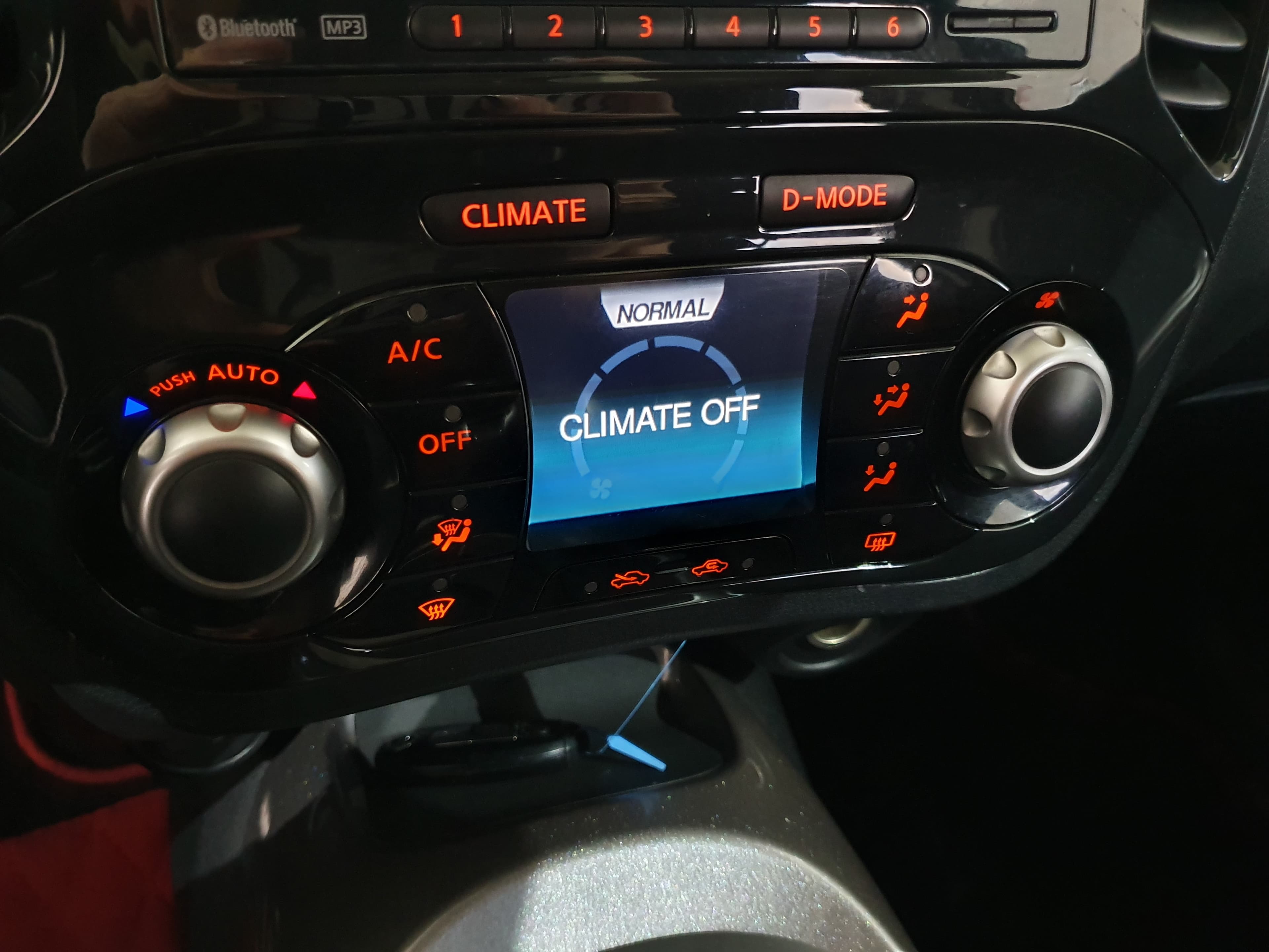 Nissan Juke 1.6 T 4x4 M-CVT · Ano 2011 — imagem 38