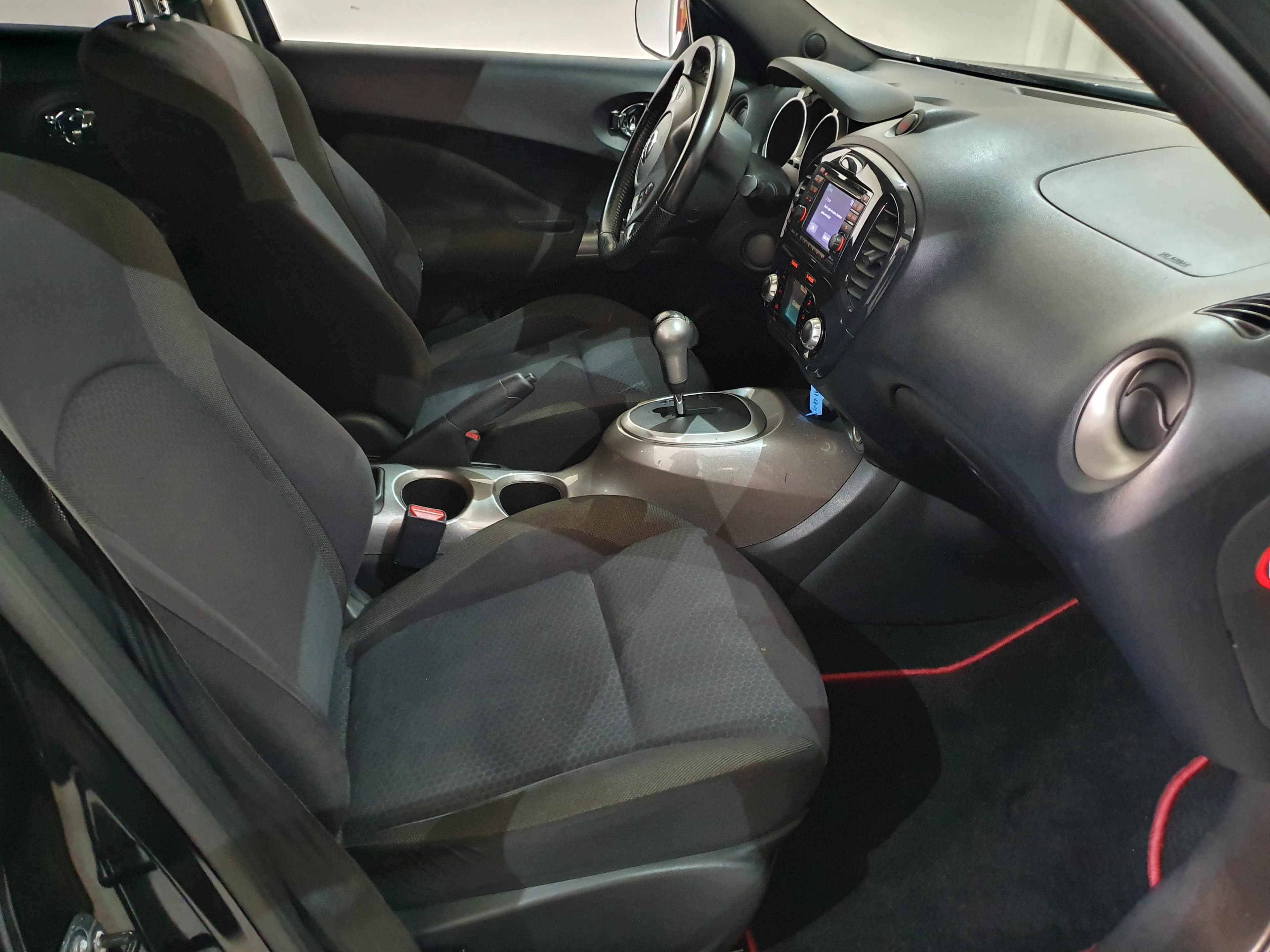 Nissan Juke 1.6 T 4x4 M-CVT · Ano 2011 — imagem 28