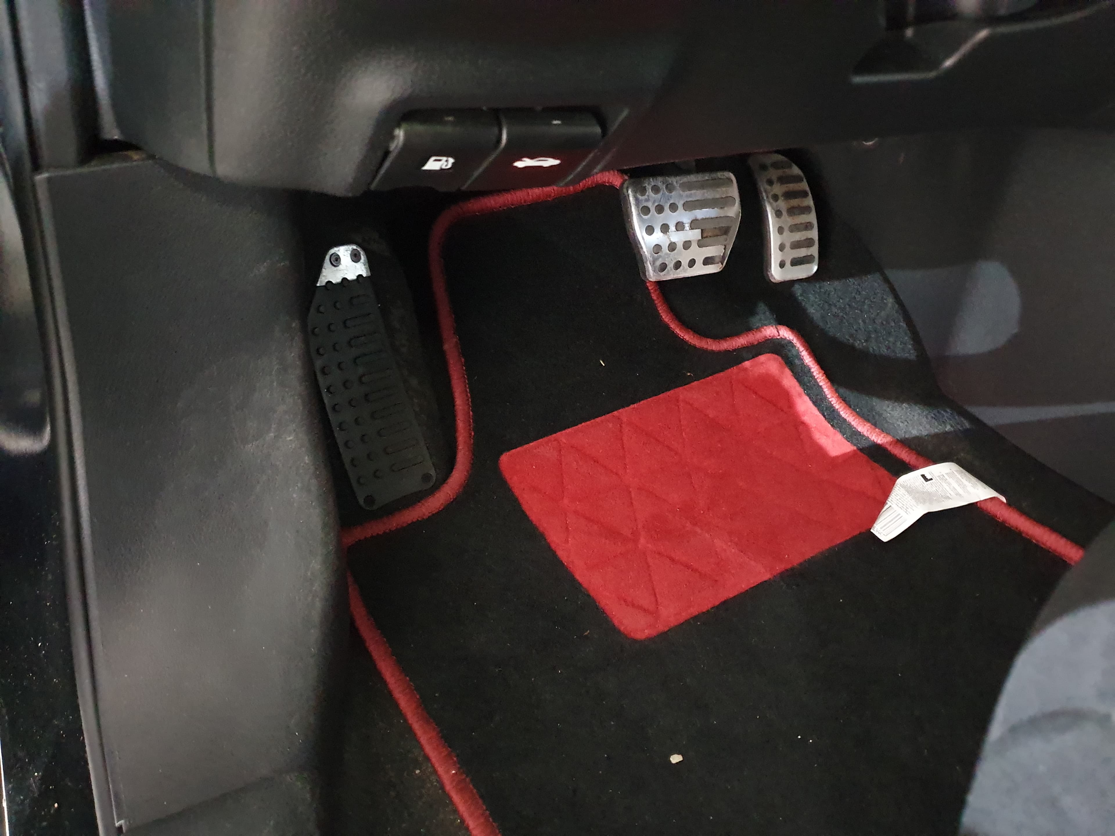 Nissan Juke 1.6 T 4x4 M-CVT · Ano 2011 — imagem 39
