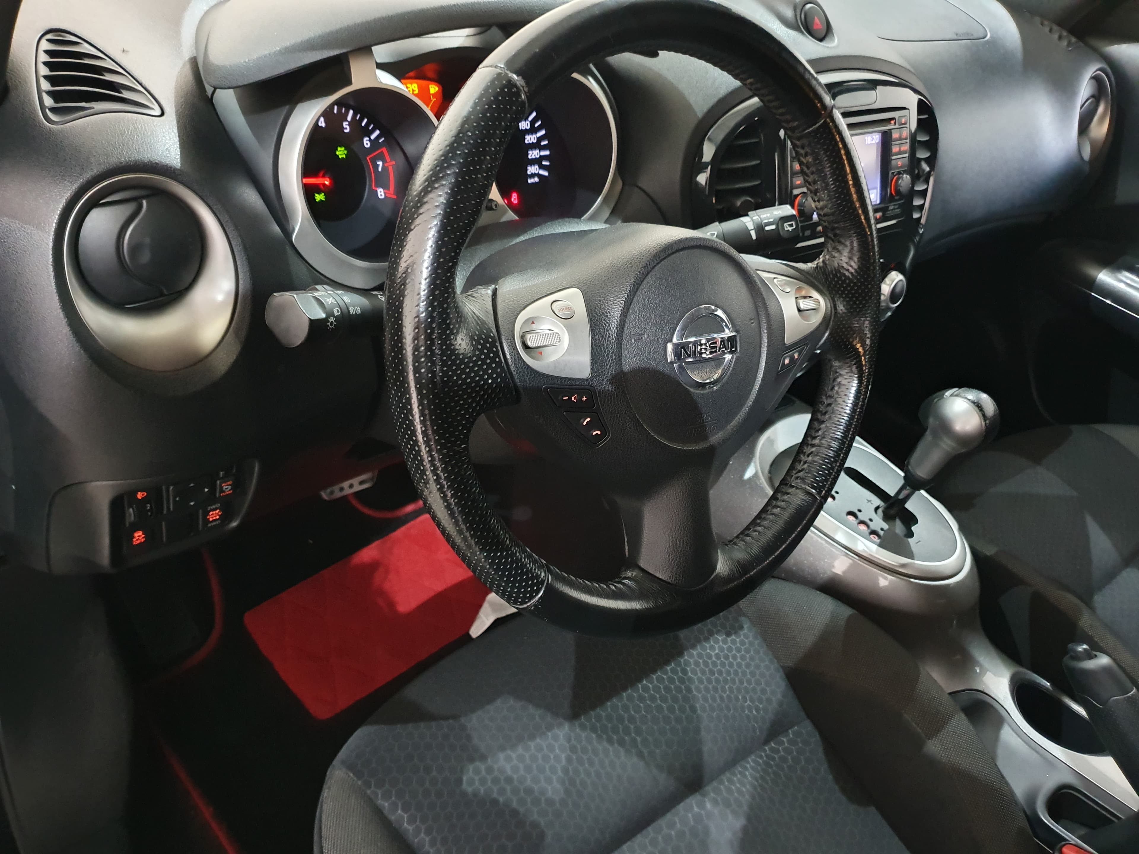 Nissan Juke 1.6 T 4x4 M-CVT · Ano 2011 — imagem 35
