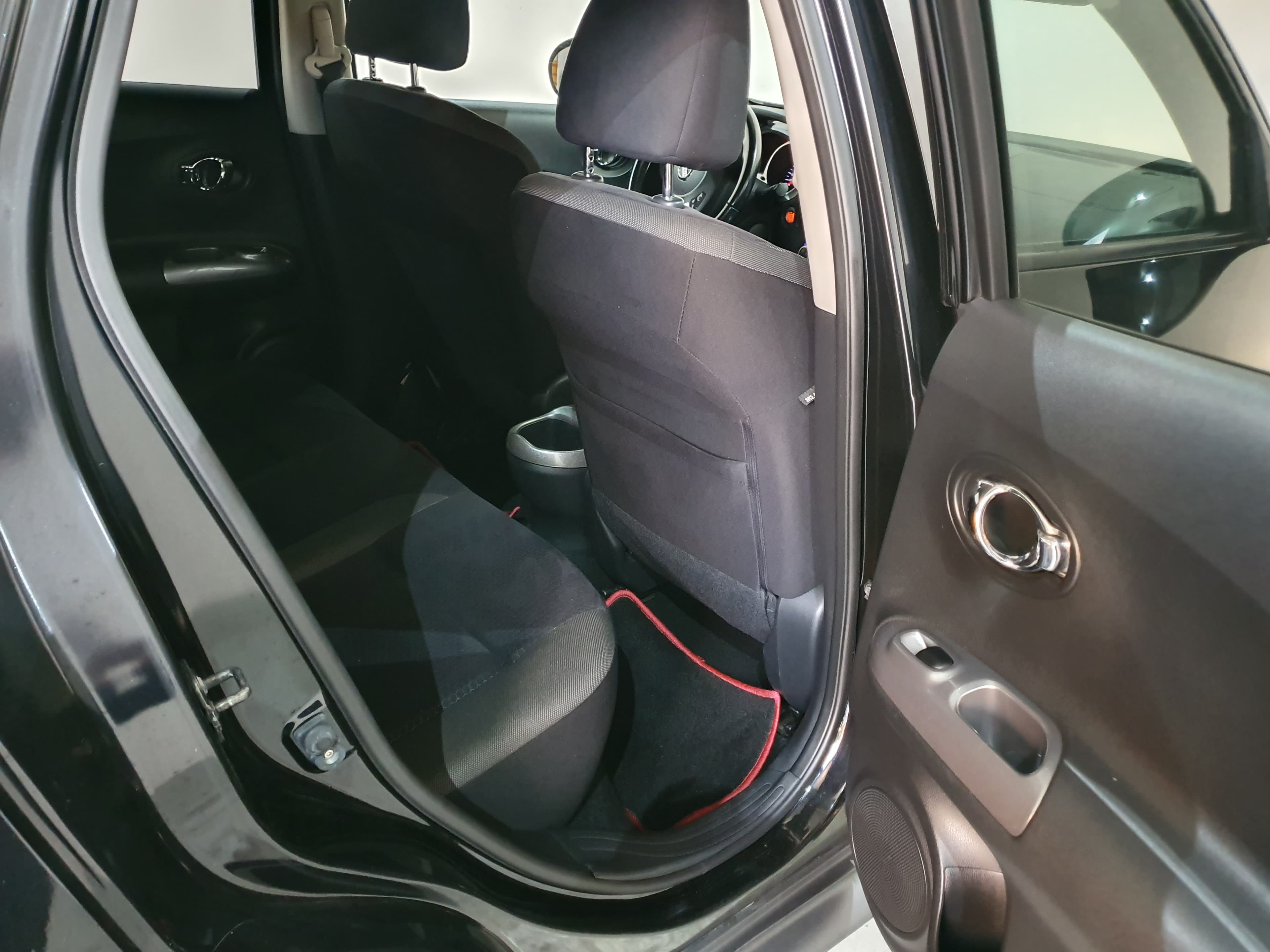 Nissan Juke 1.6 T 4x4 M-CVT · Ano 2011 — imagem 23
