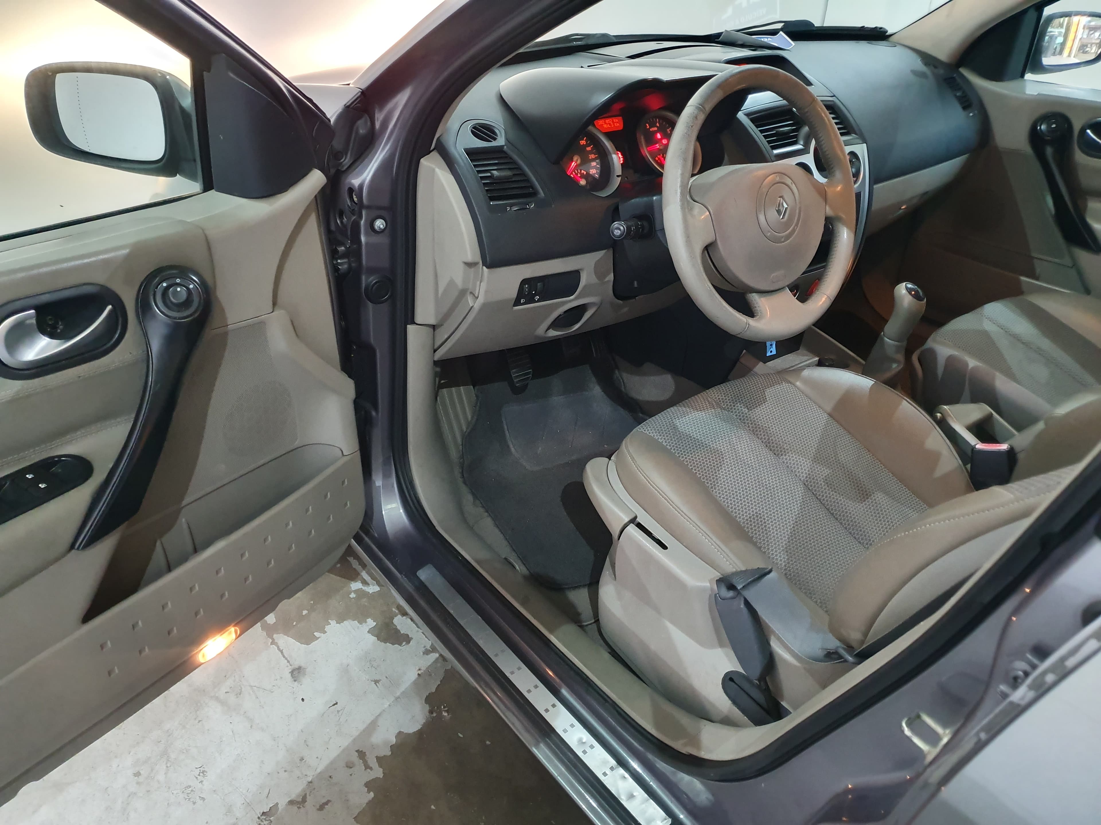 Renault Mégane · Ano 2003 — imagen 25