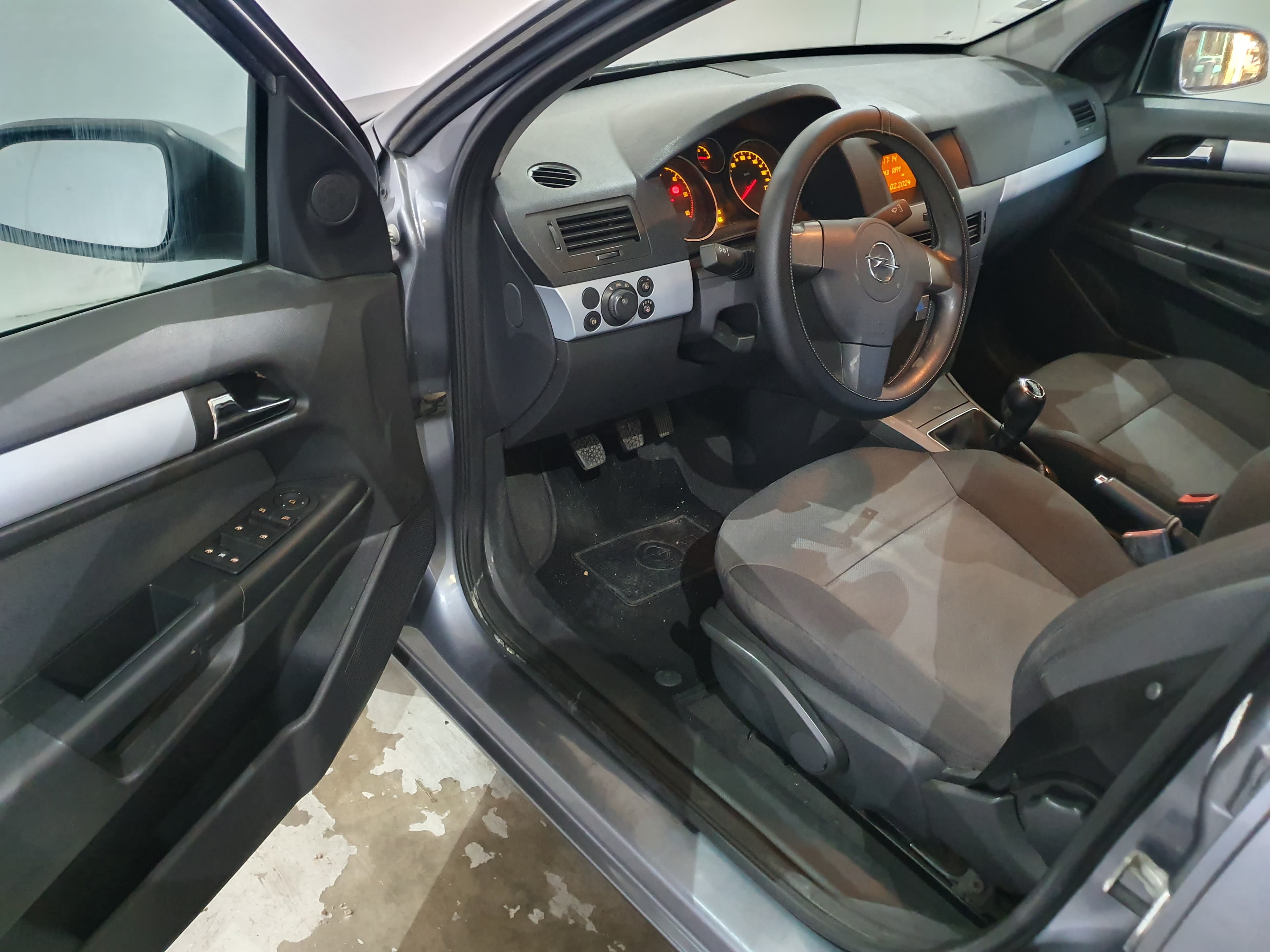 Opel Astra · Ano 2006 — imagem 27