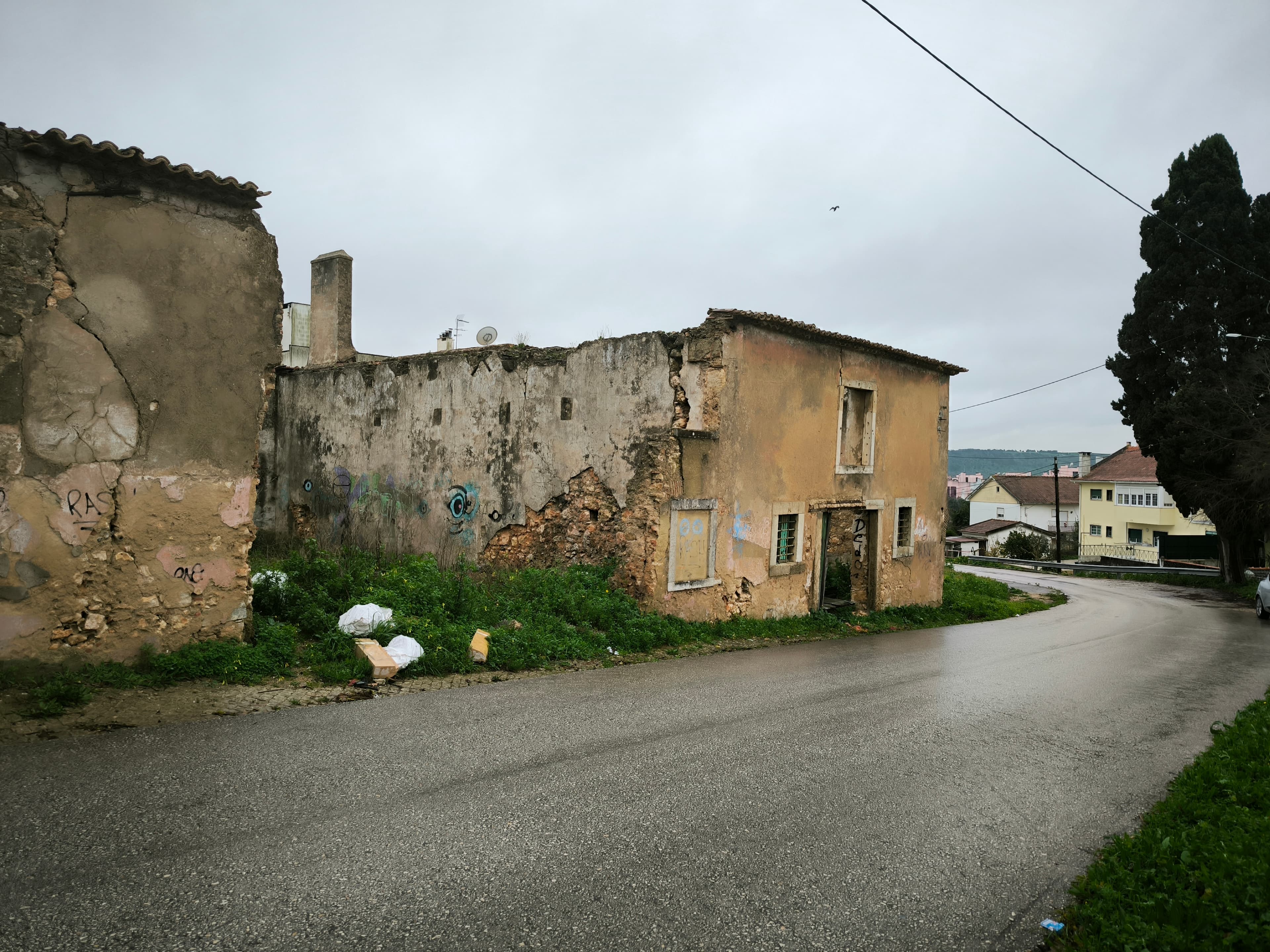 Moradia (Ruinas) · Vila Franca de Xira — image 1