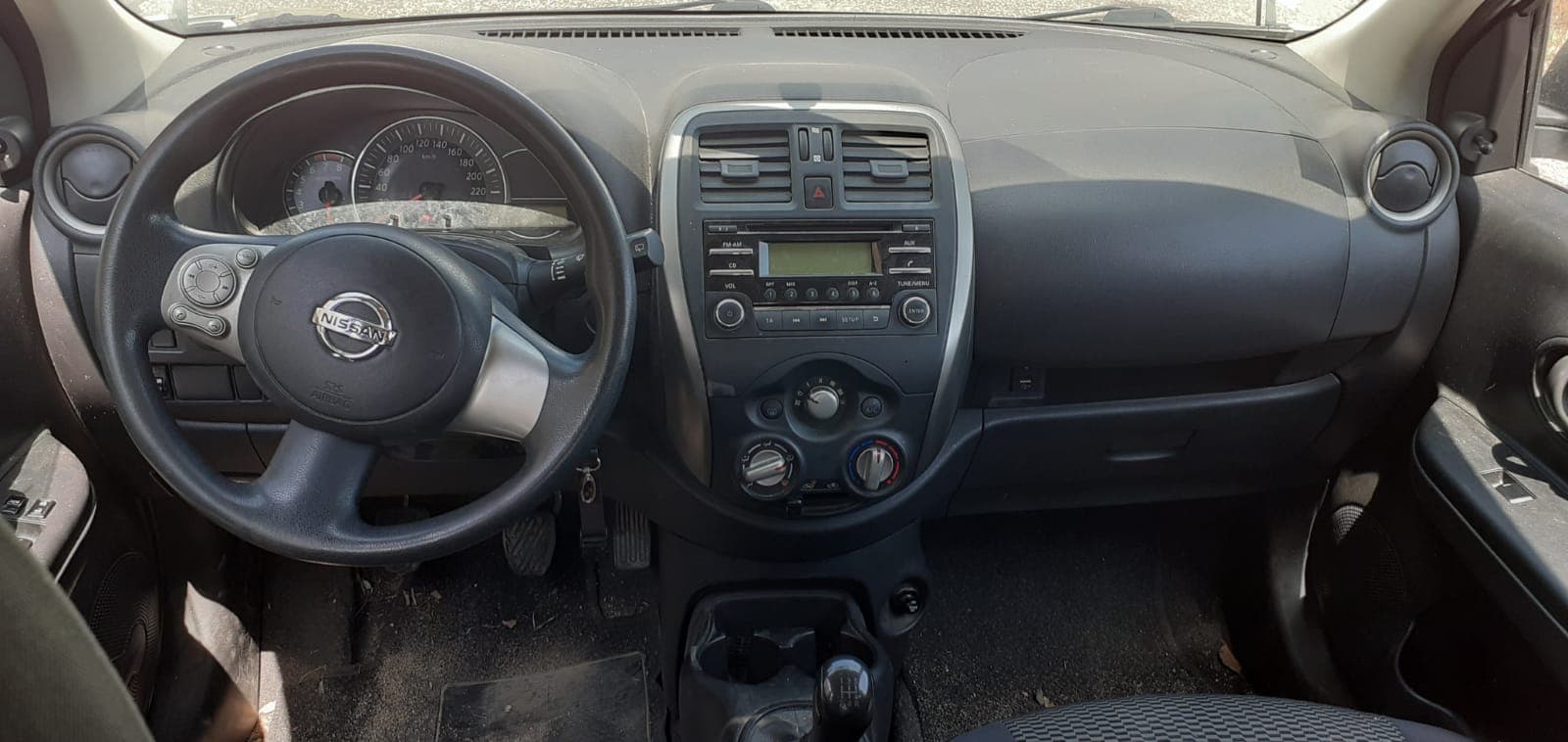 Nissan Micra · Ano 2015 — imagen 15