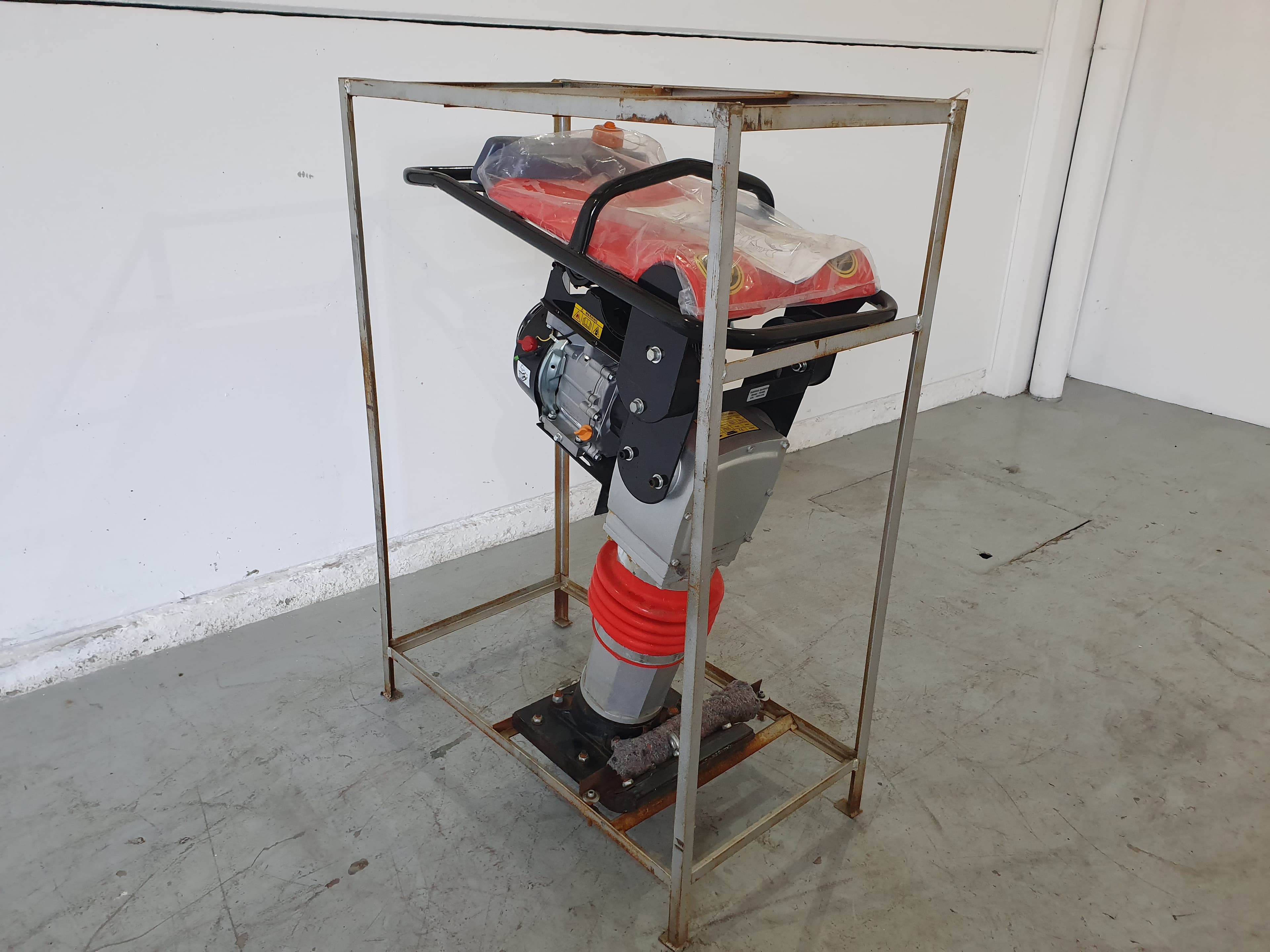 SALTITÃO COMPACTADOR LC168F-2H — imagem 1