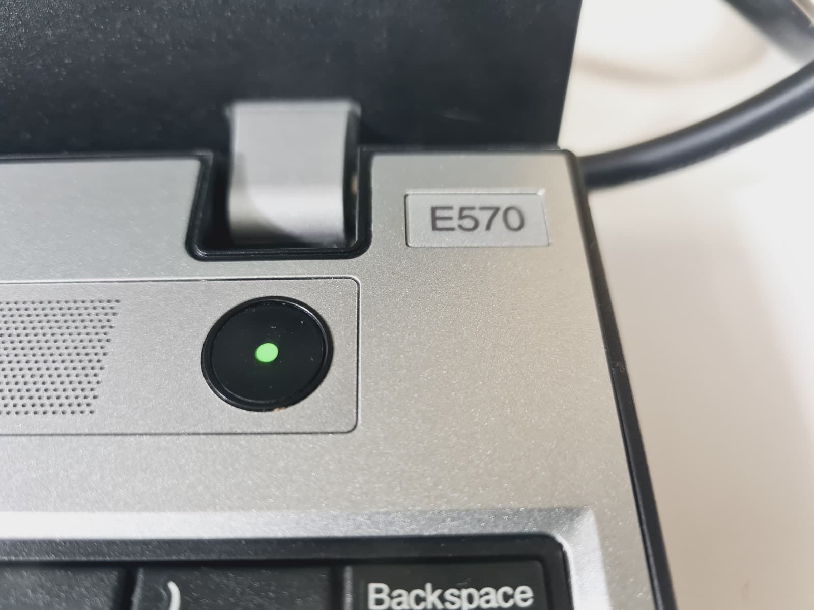 Portátil Lenovo ThinkPad E570 — imagen 10