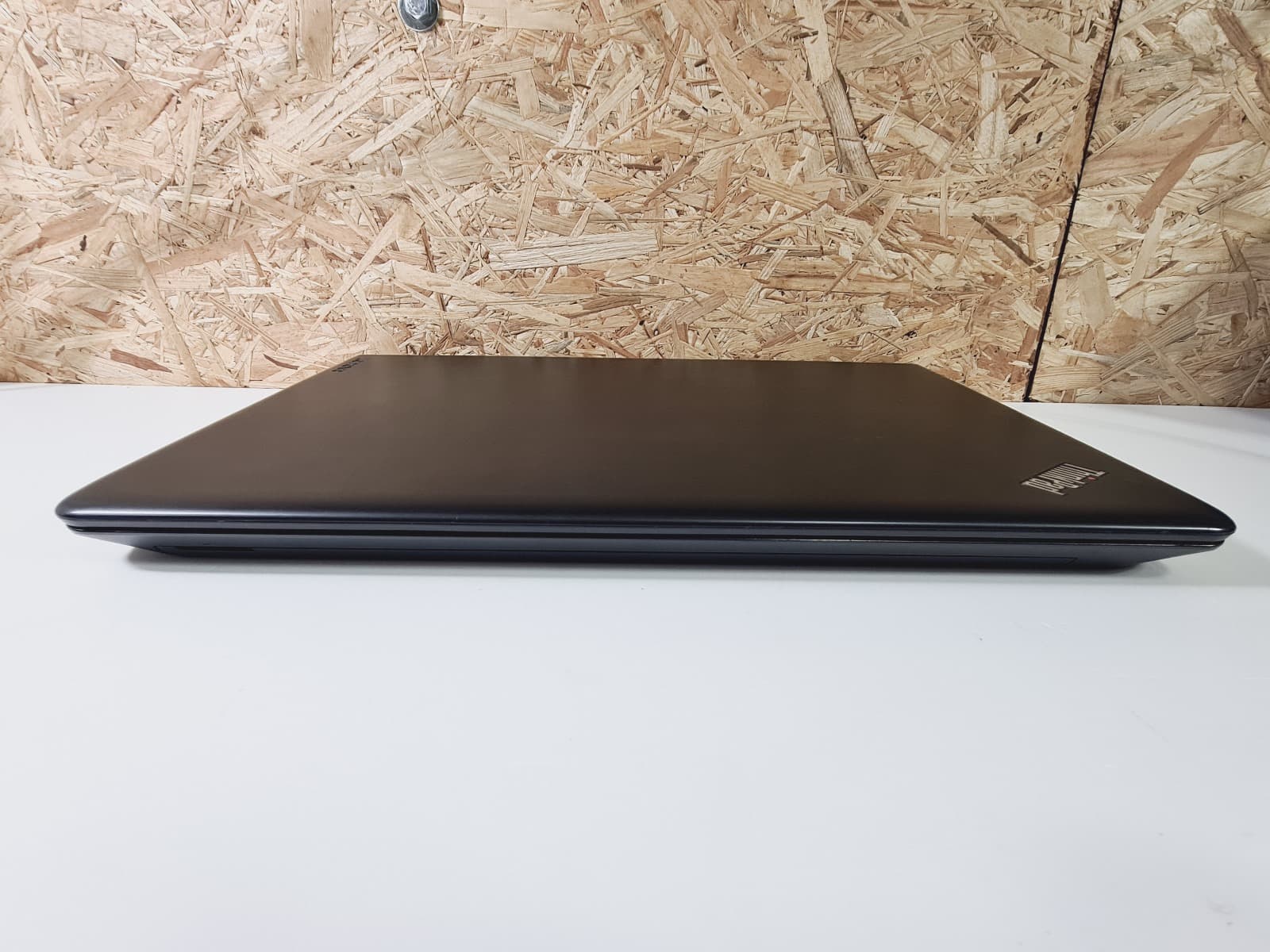 Portátil Lenovo ThinkPad E570 — imagen 3
