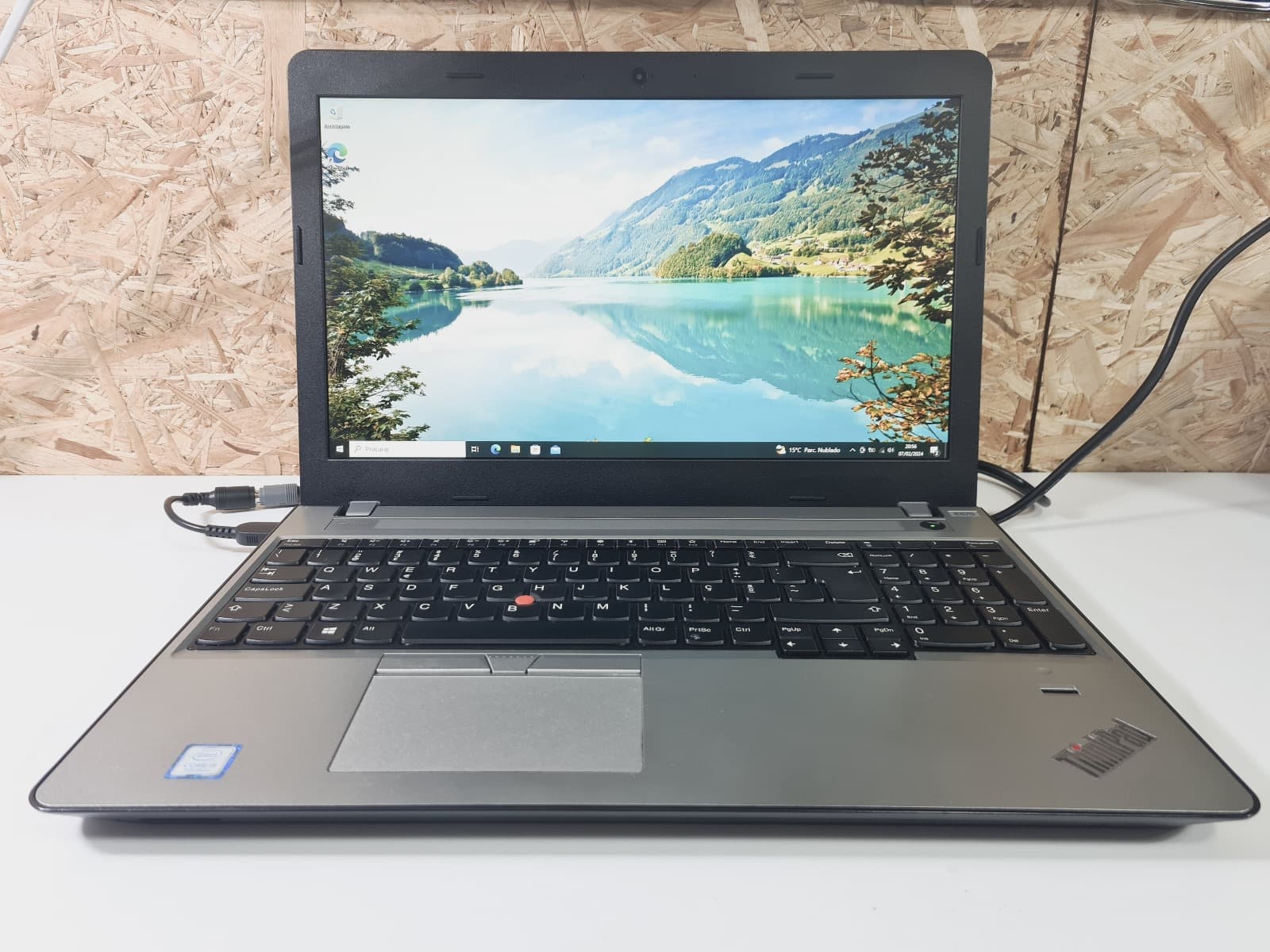 Portátil Lenovo ThinkPad E570 — imagen 1