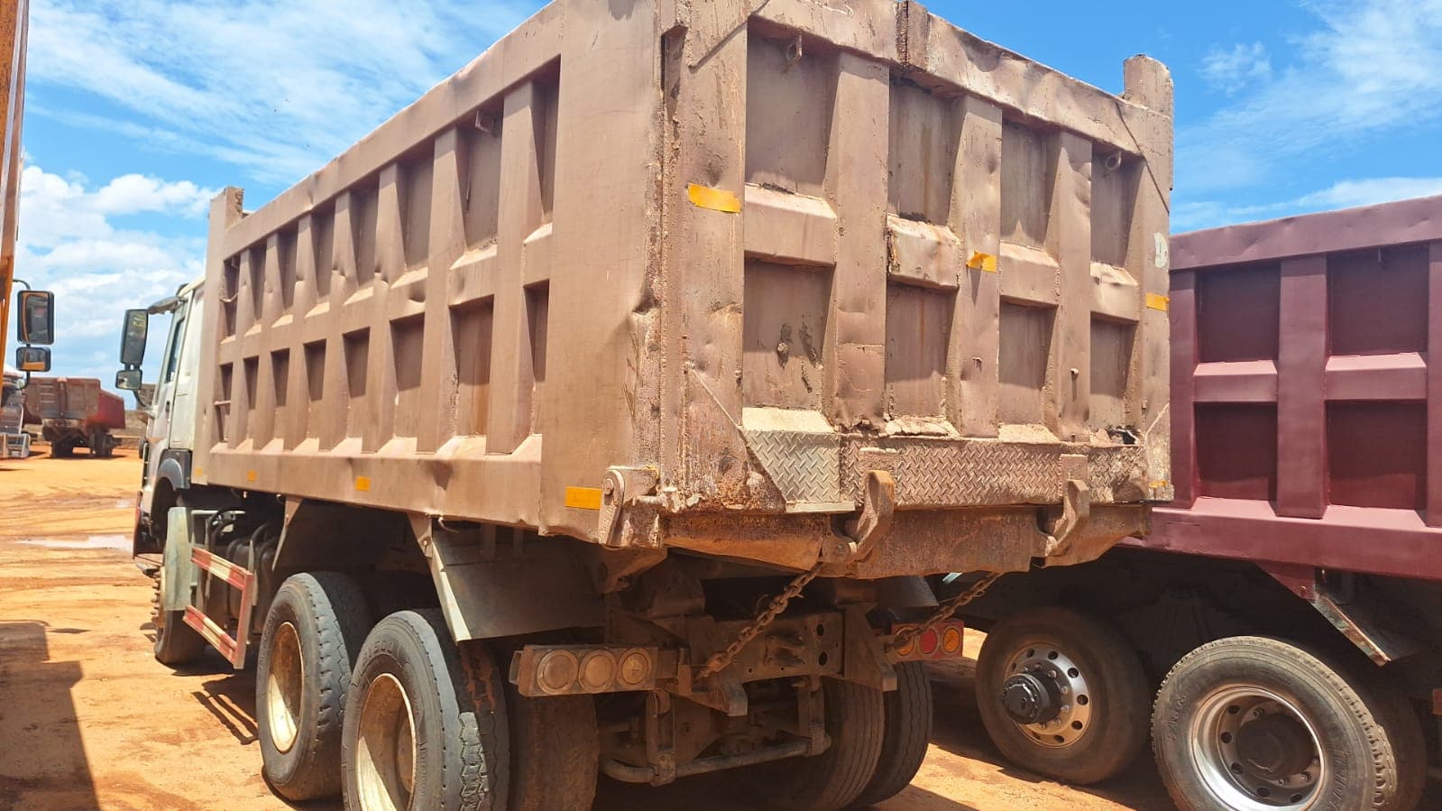 Tipper Truck — image 2