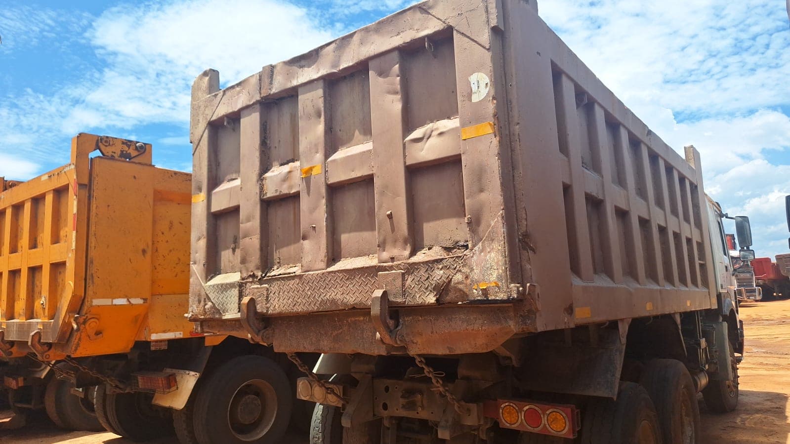Tipper Truck — image 3