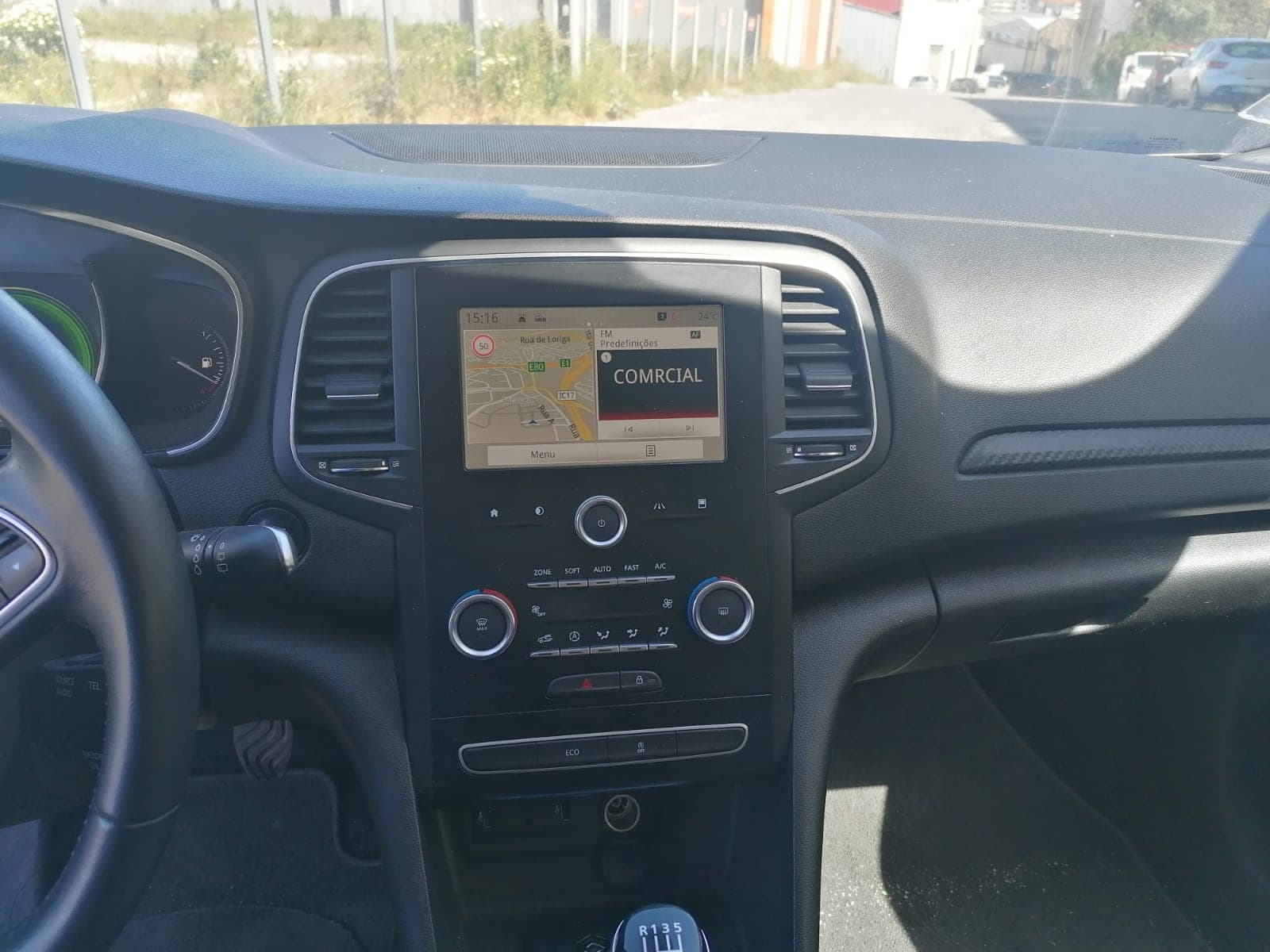 Renault Mégane 1.5 DCI · Ano 2017 — imagem 18