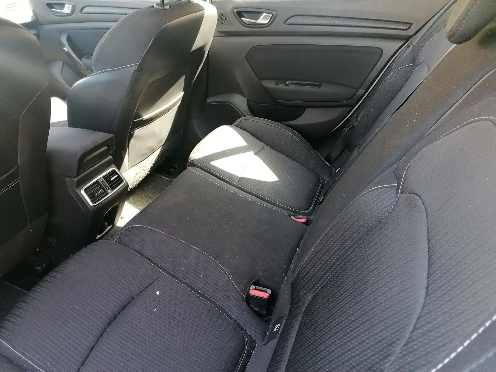 Renault Mégane 1.5 DCI · Ano 2017 — imagem 14