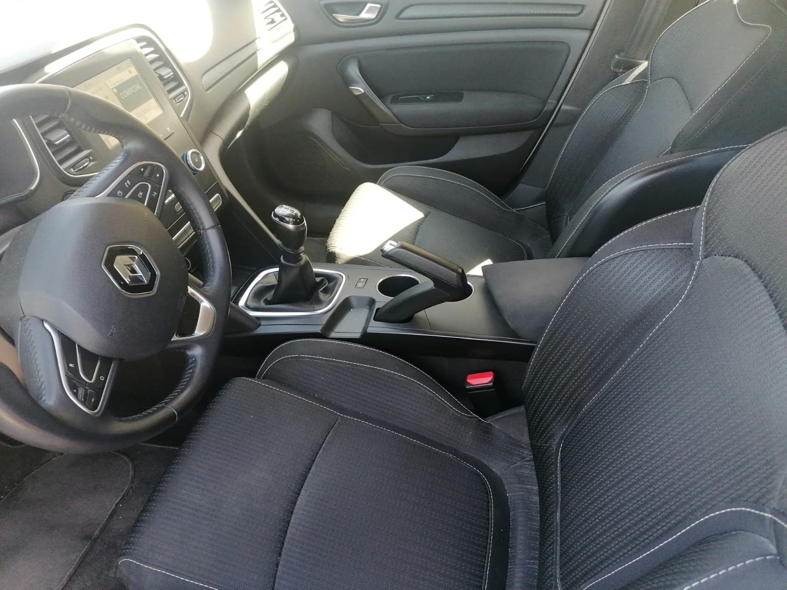 Renault Mégane 1.5 DCI · Ano 2017 — imagem 9