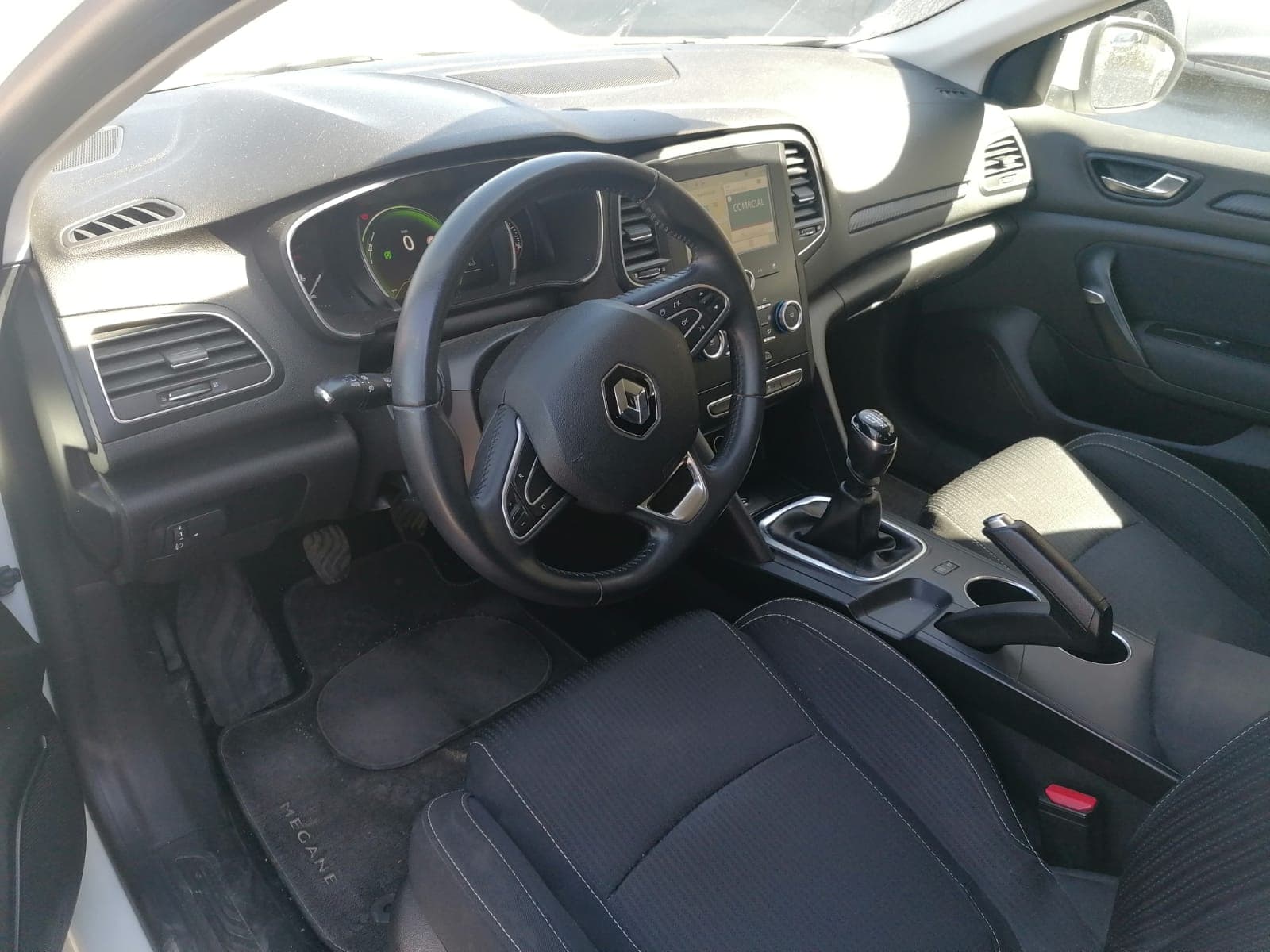 Renault Mégane 1.5 DCI · Ano 2017 — imagem 15