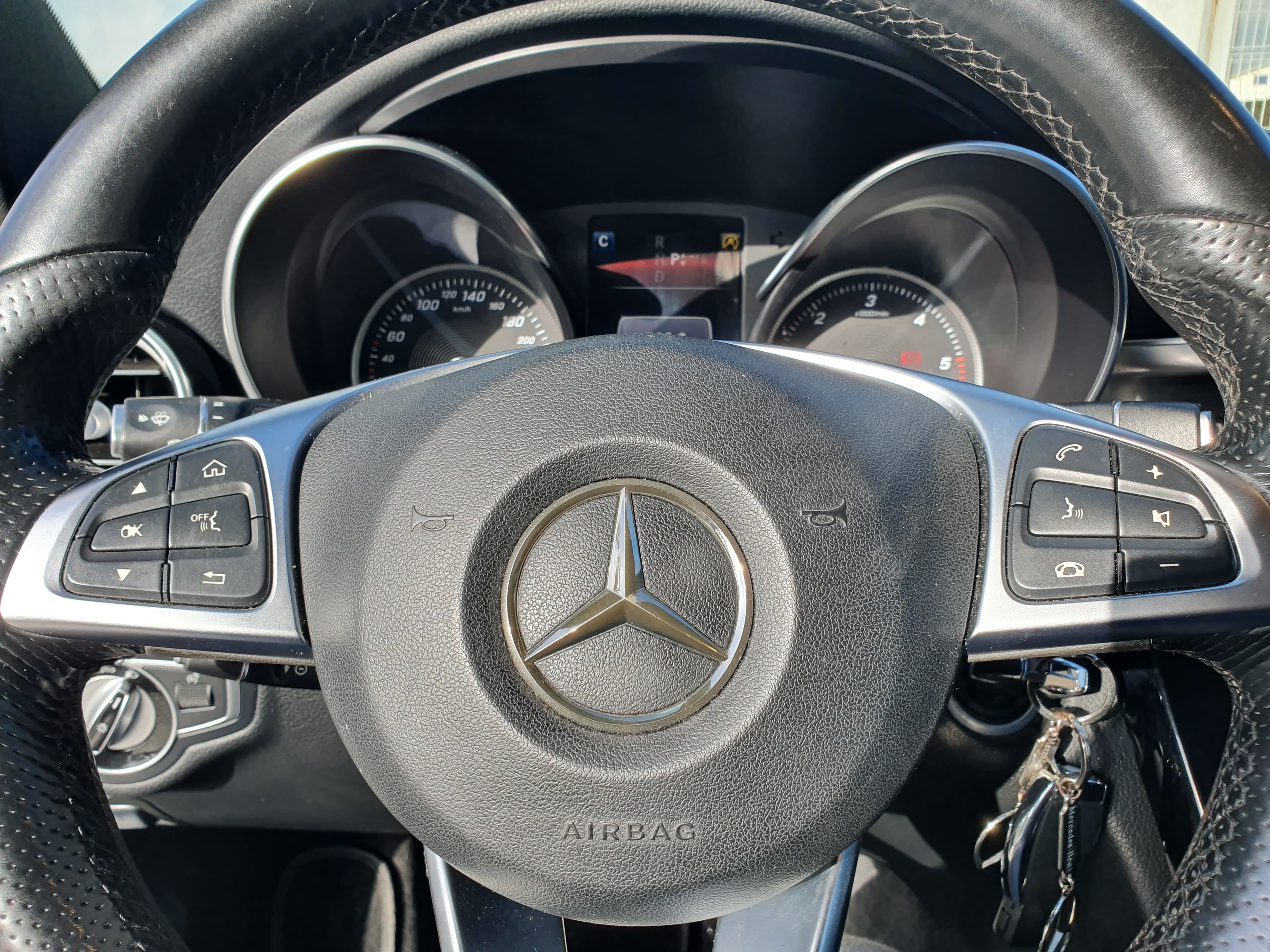 Mercedes-Benz C220 · Ano 2016 — image 37