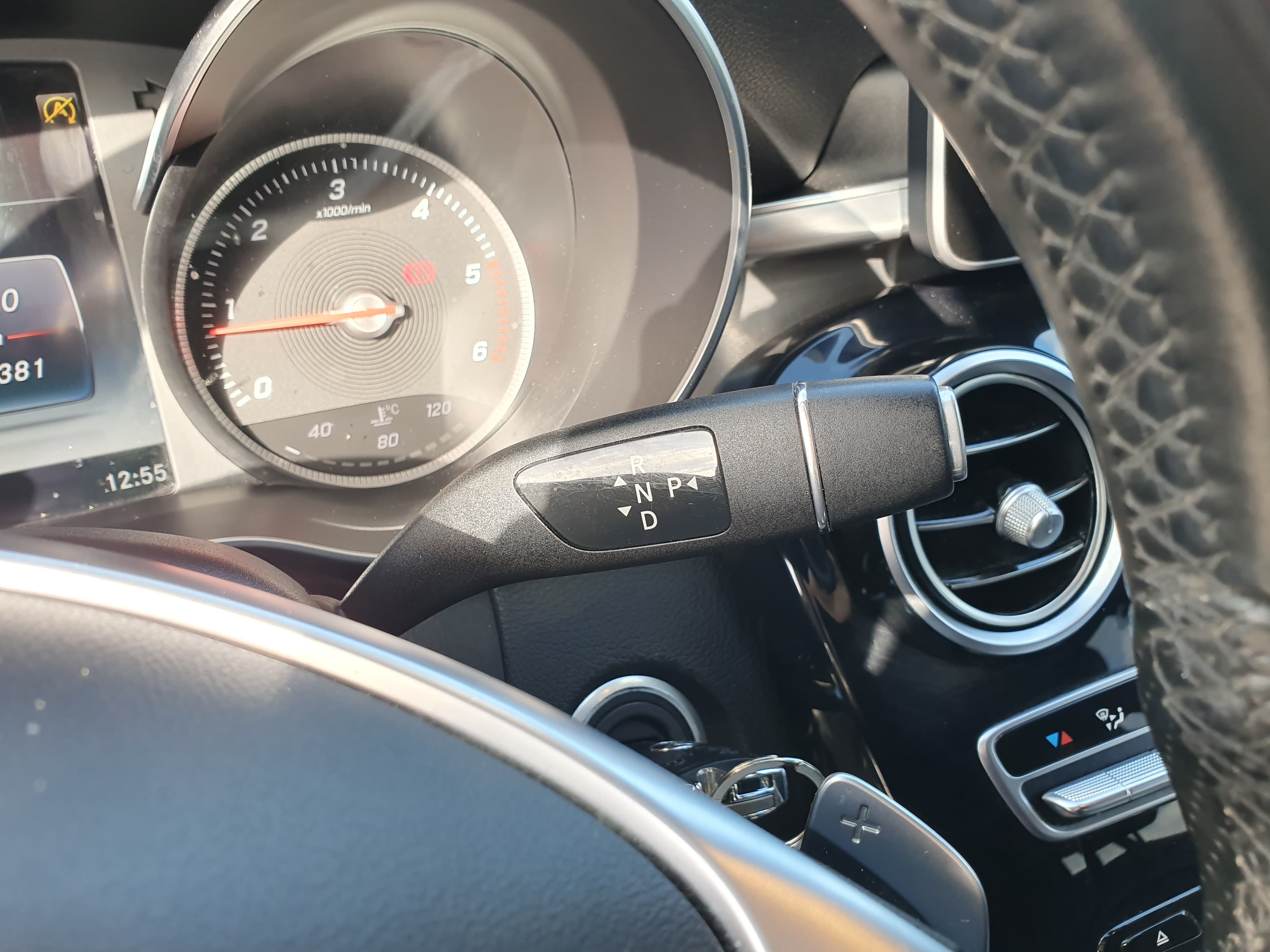 Mercedes-Benz C220 · Ano 2016 — image 38