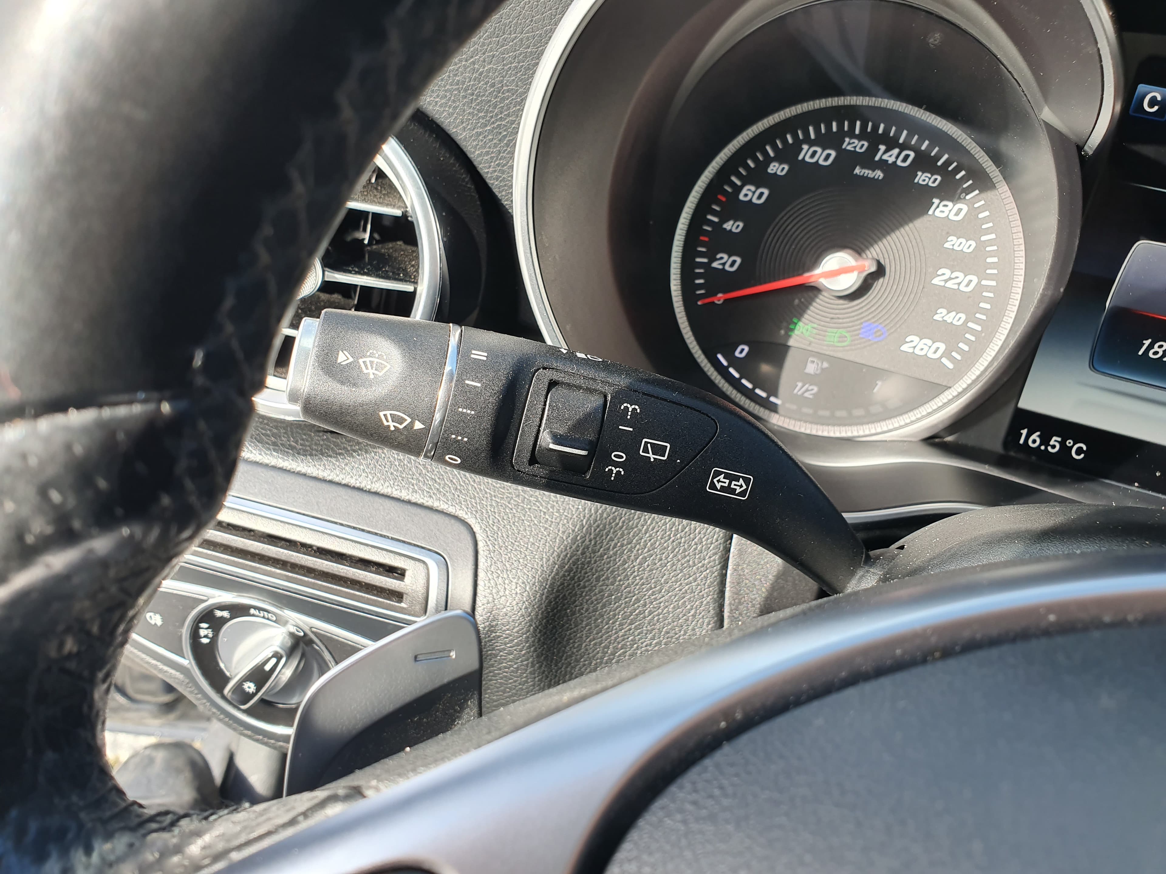 Mercedes-Benz C220 · Ano 2016 — image 43