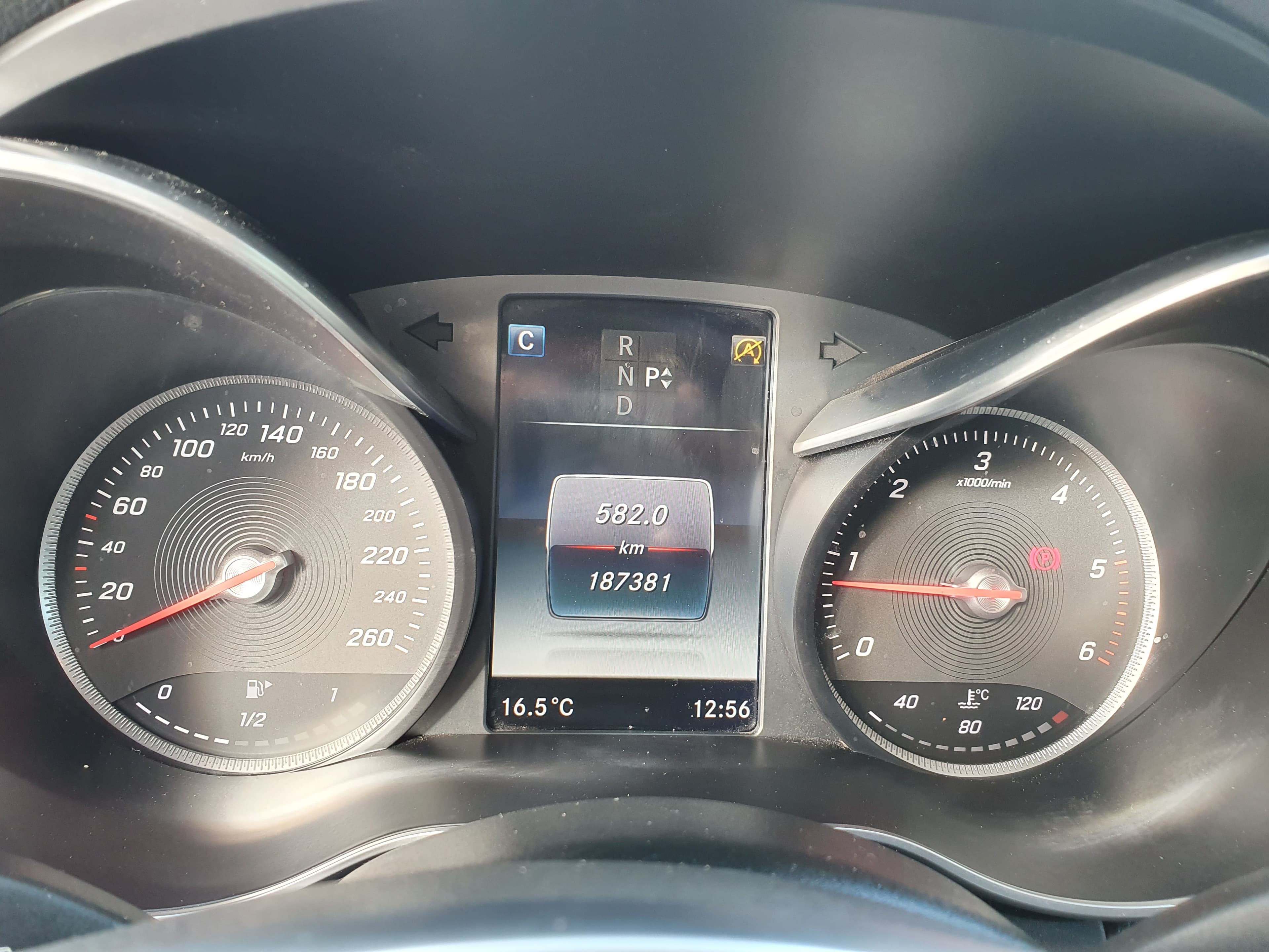 Mercedes-Benz C220 · Ano 2016 — image 41