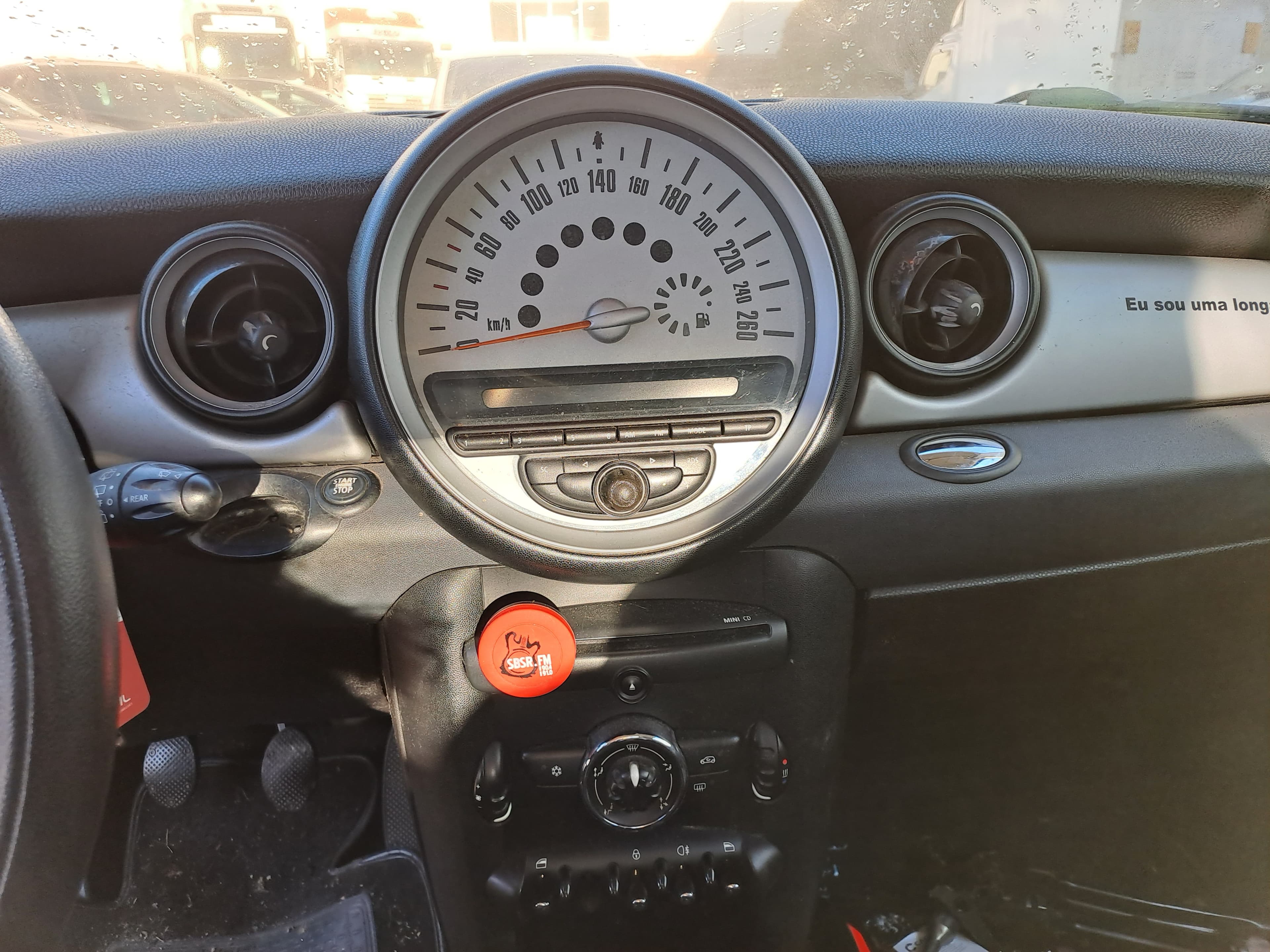 Mini One 1.6D · Ano 2011 — image 17