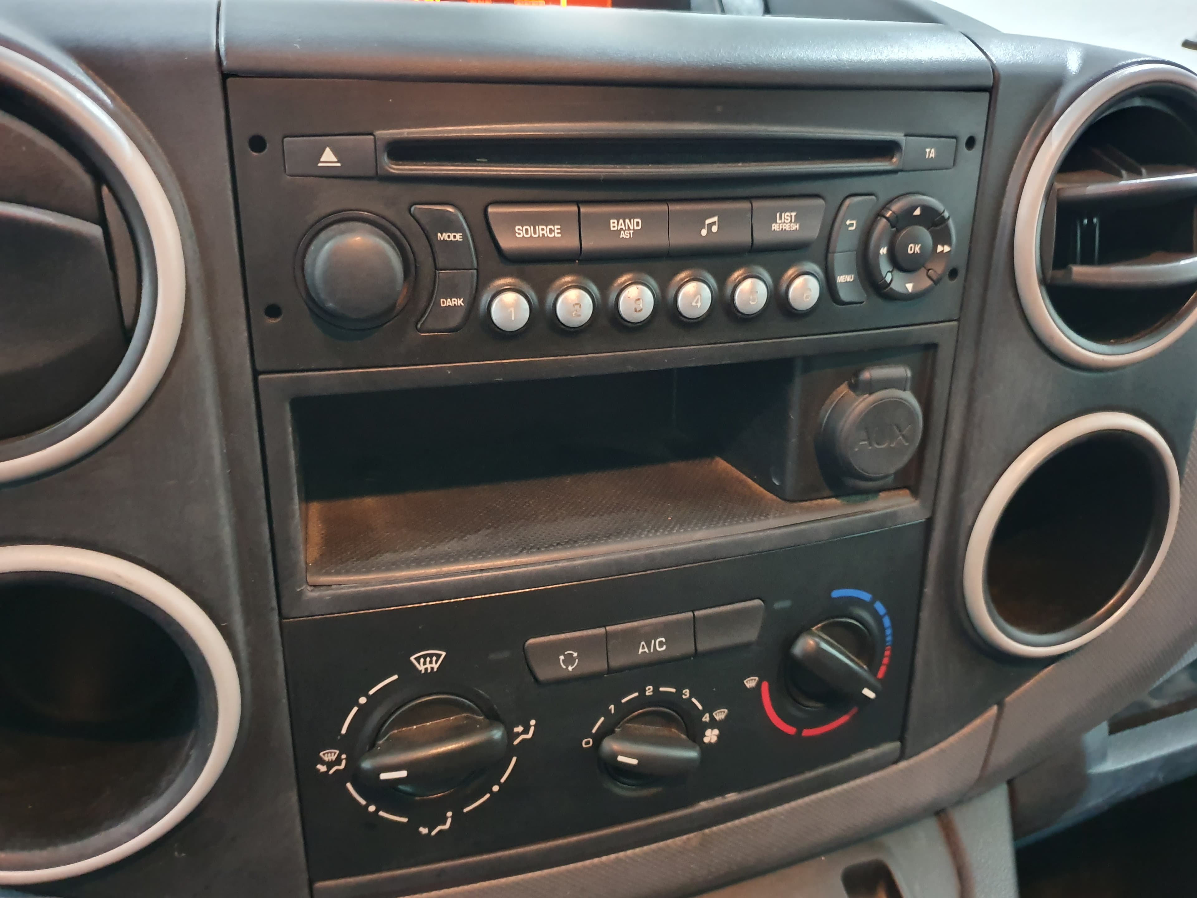 Peugeot Partner · Año 2015 — imagen 36