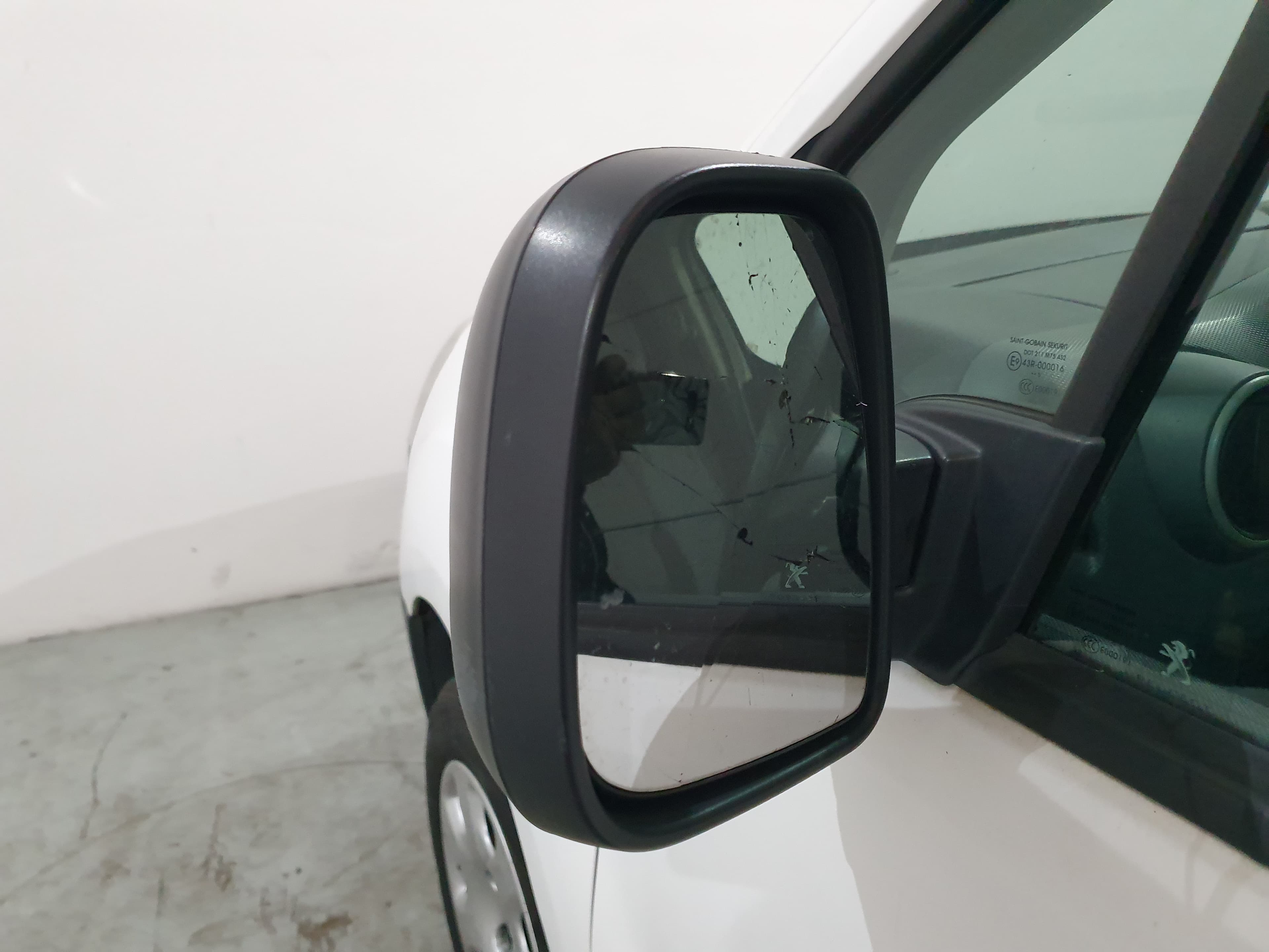 Peugeot Partner · Año 2015 — imagen 14