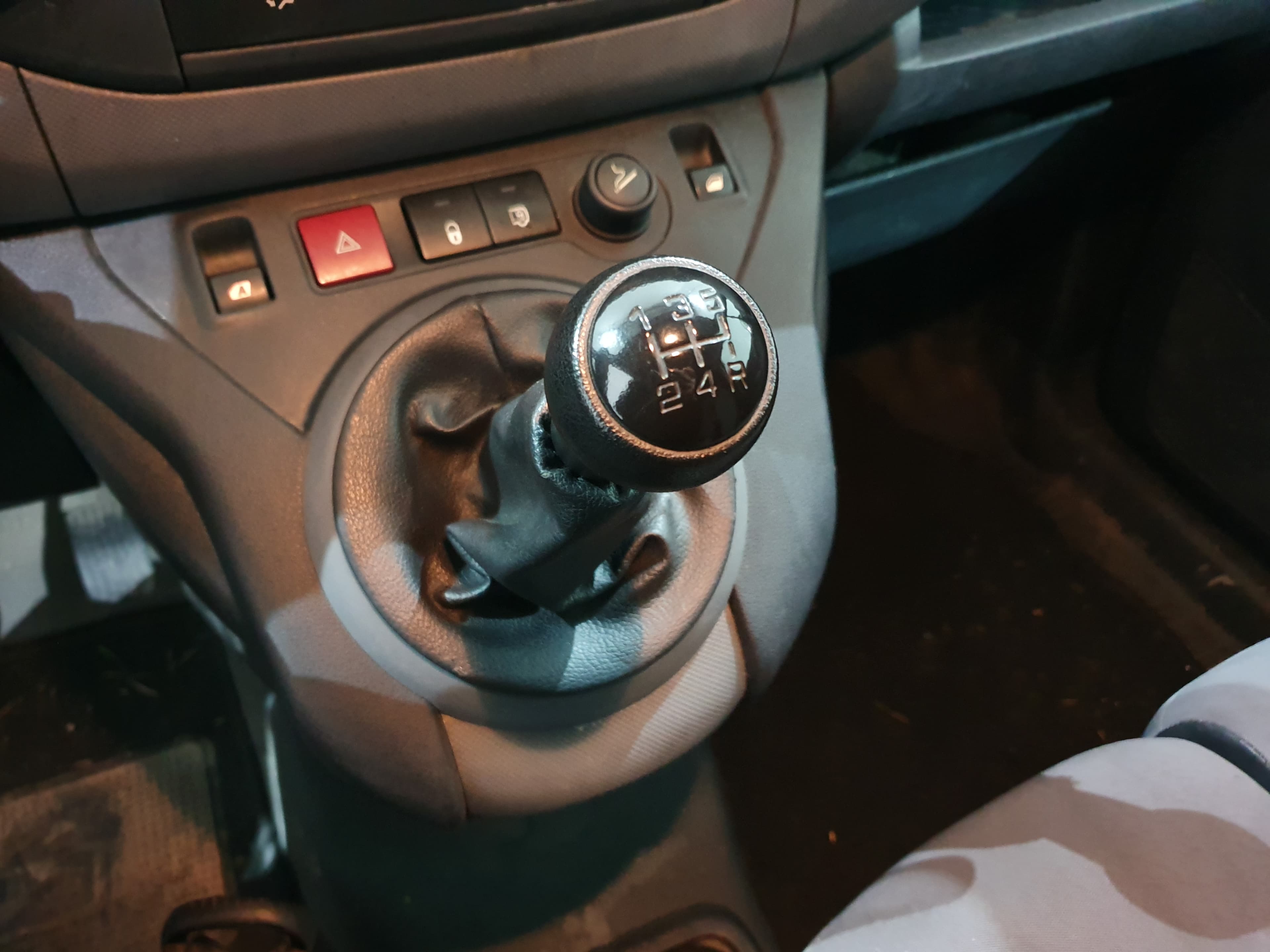 Peugeot Partner · Año 2015 — imagen 29