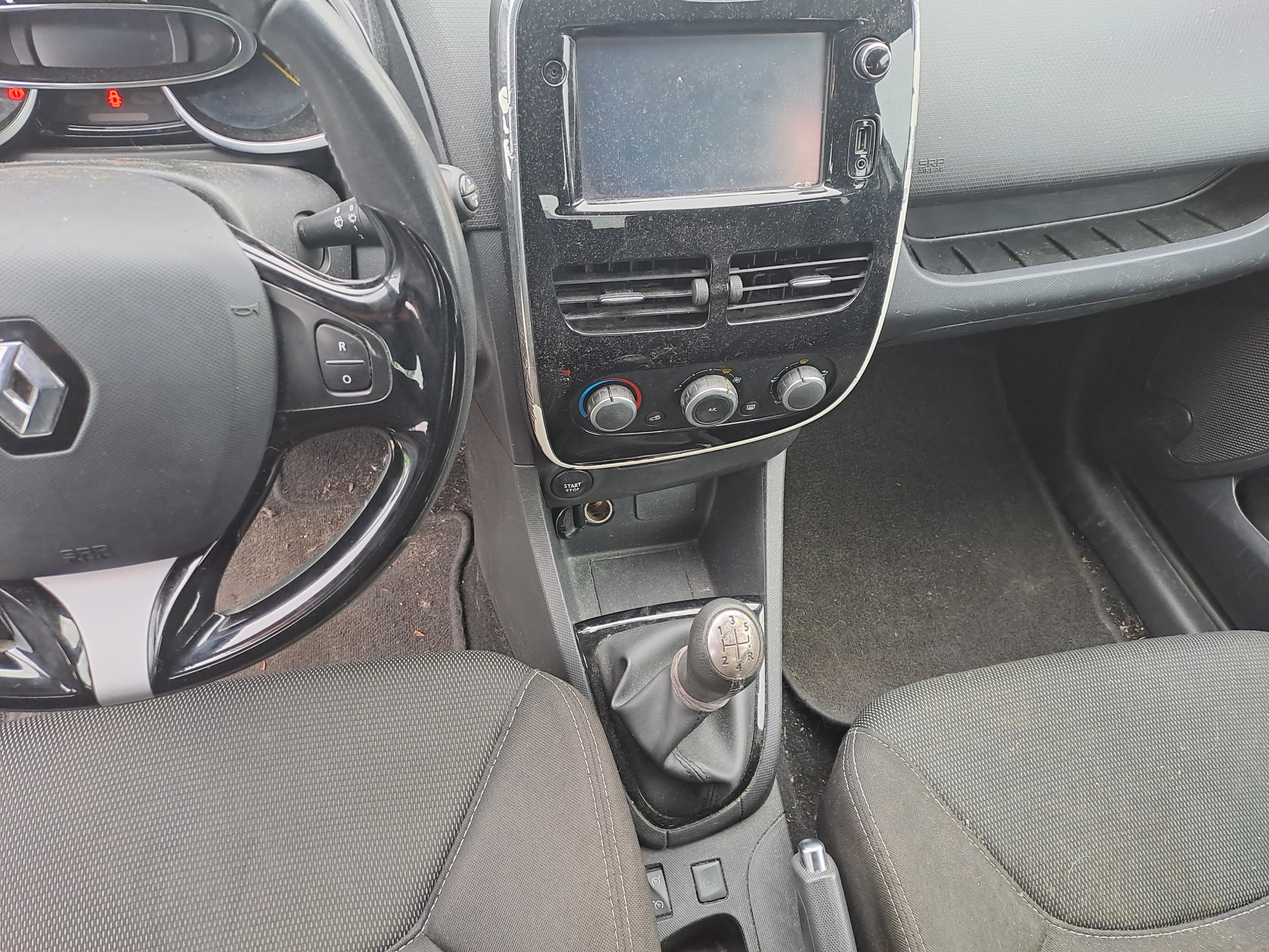 Renault Clio · Année 2015 — image 29