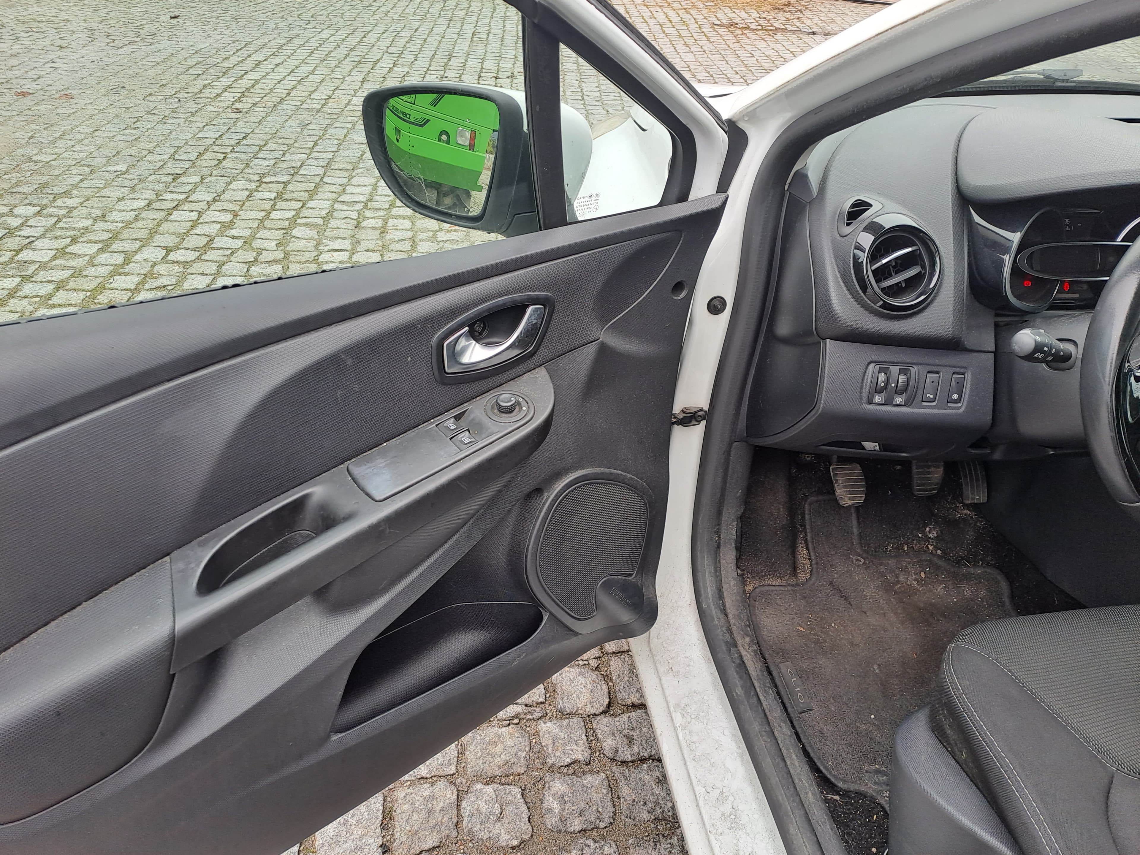 Renault Clio · Année 2015 — image 20