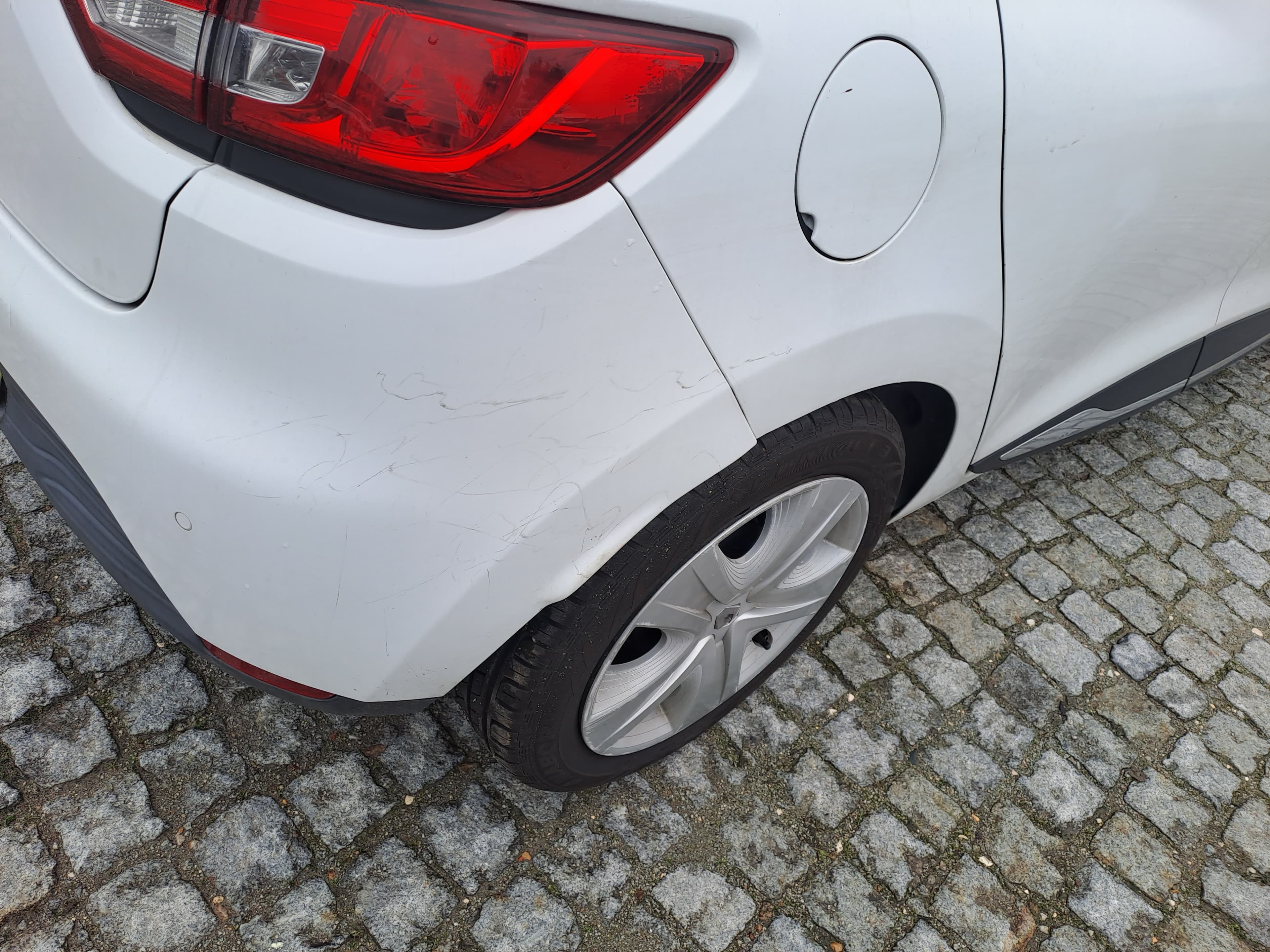 Renault Clio · Année 2015 — image 9