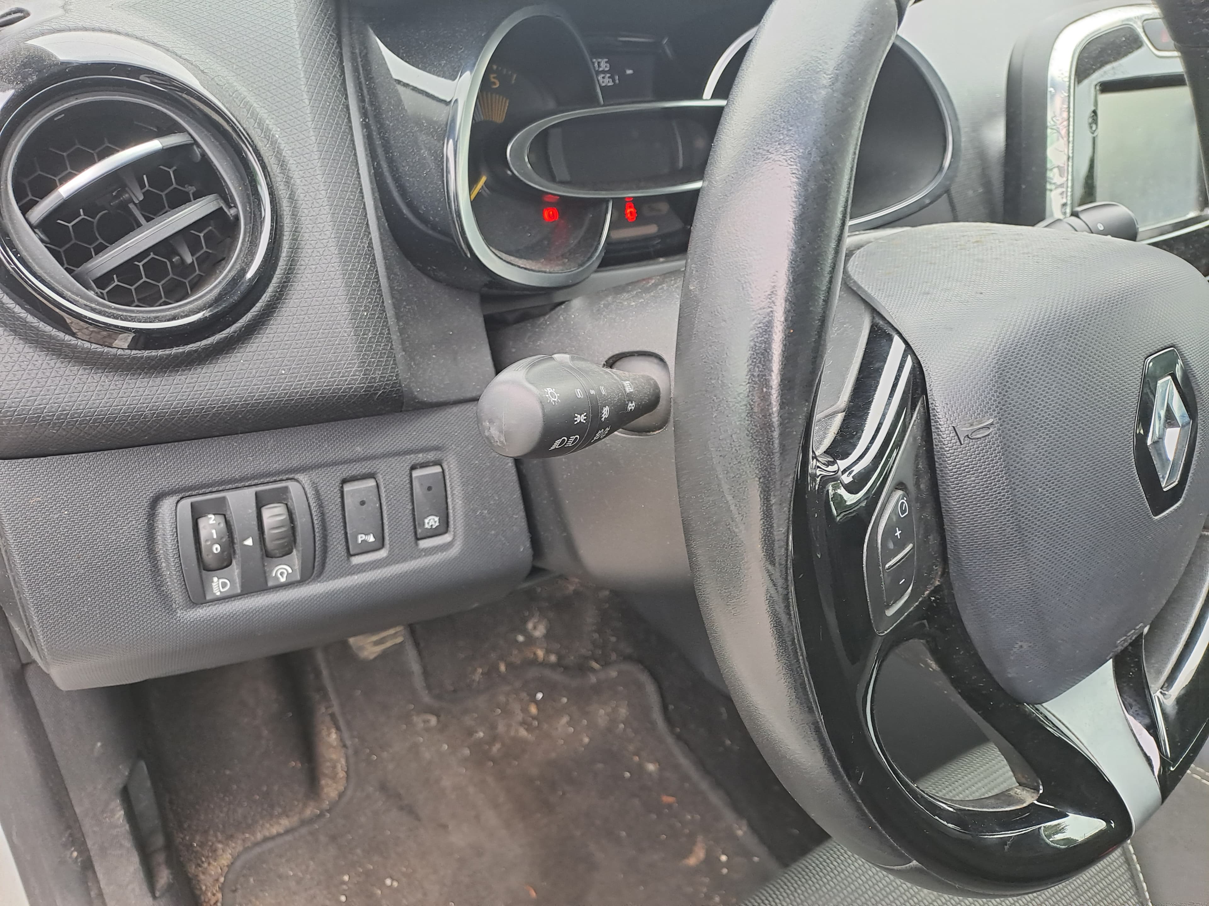 Renault Clio · Année 2015 — image 28