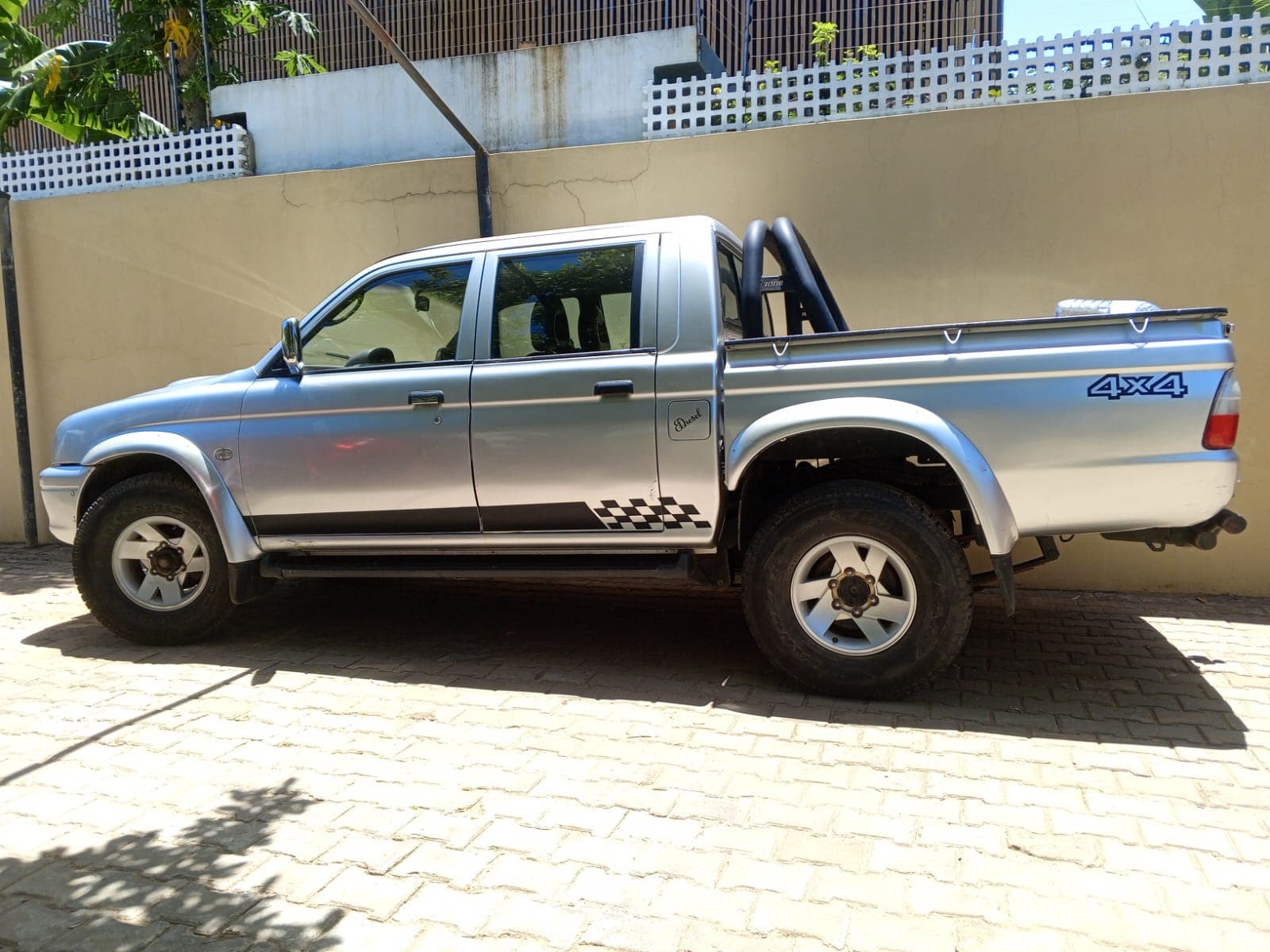 Mitsubishi Colt · Ano 2003 — imagem 2