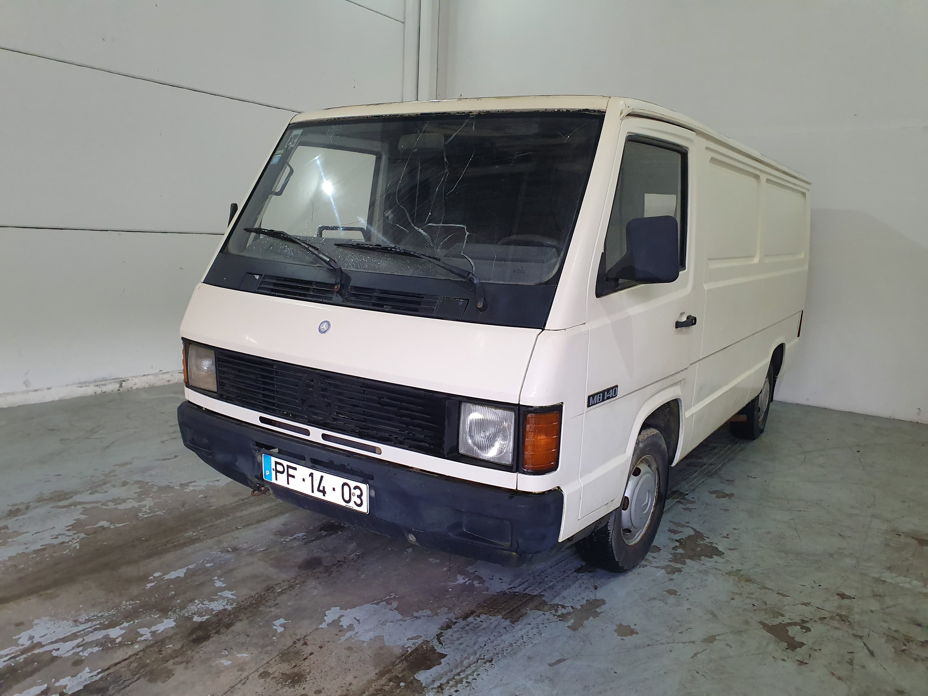 Mercedes-Benz MB 140 Van 2.4D · Ano 1988 — imagem 1