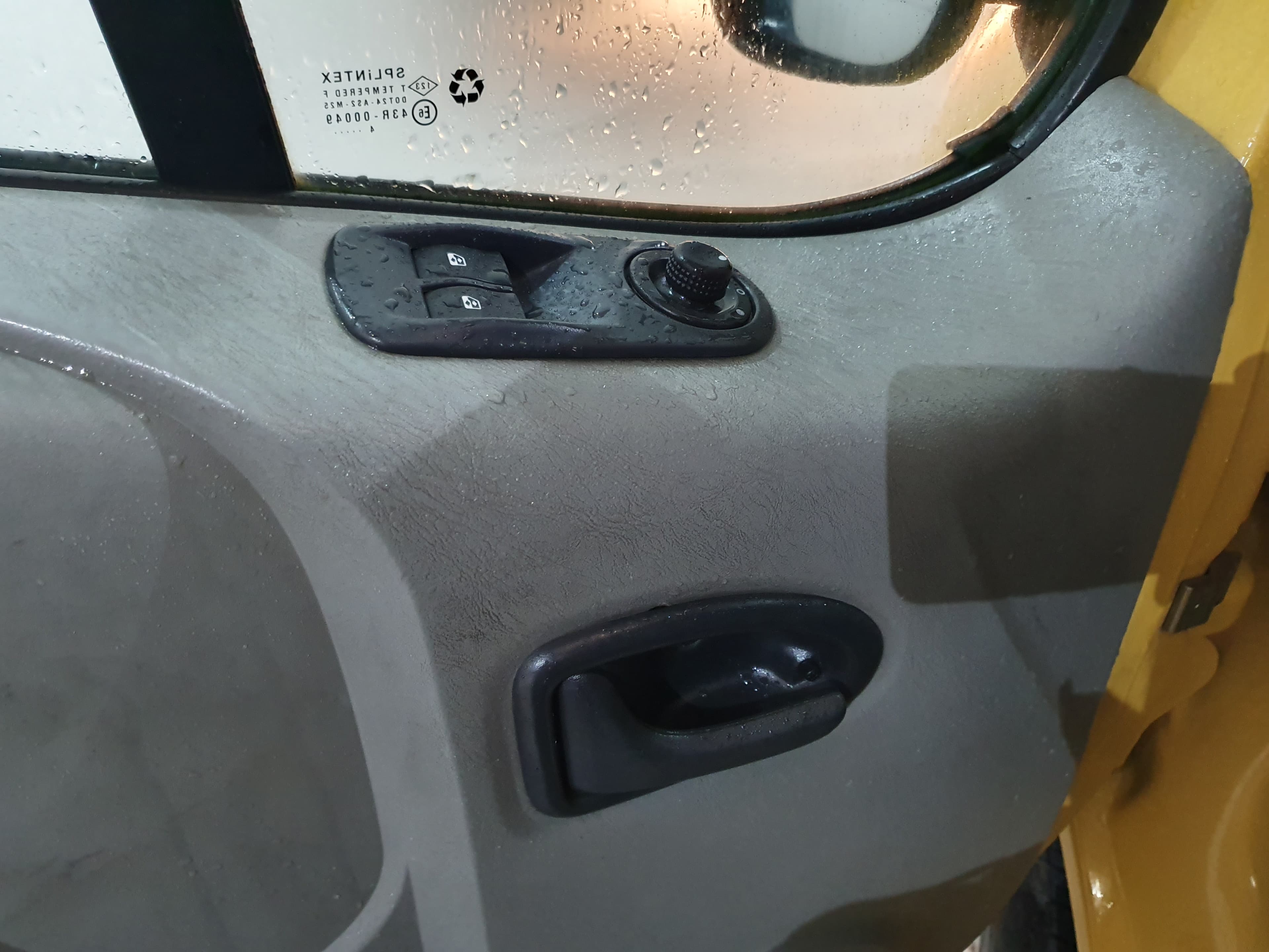 Renault Trafic · Ano 2004 — imagen 26