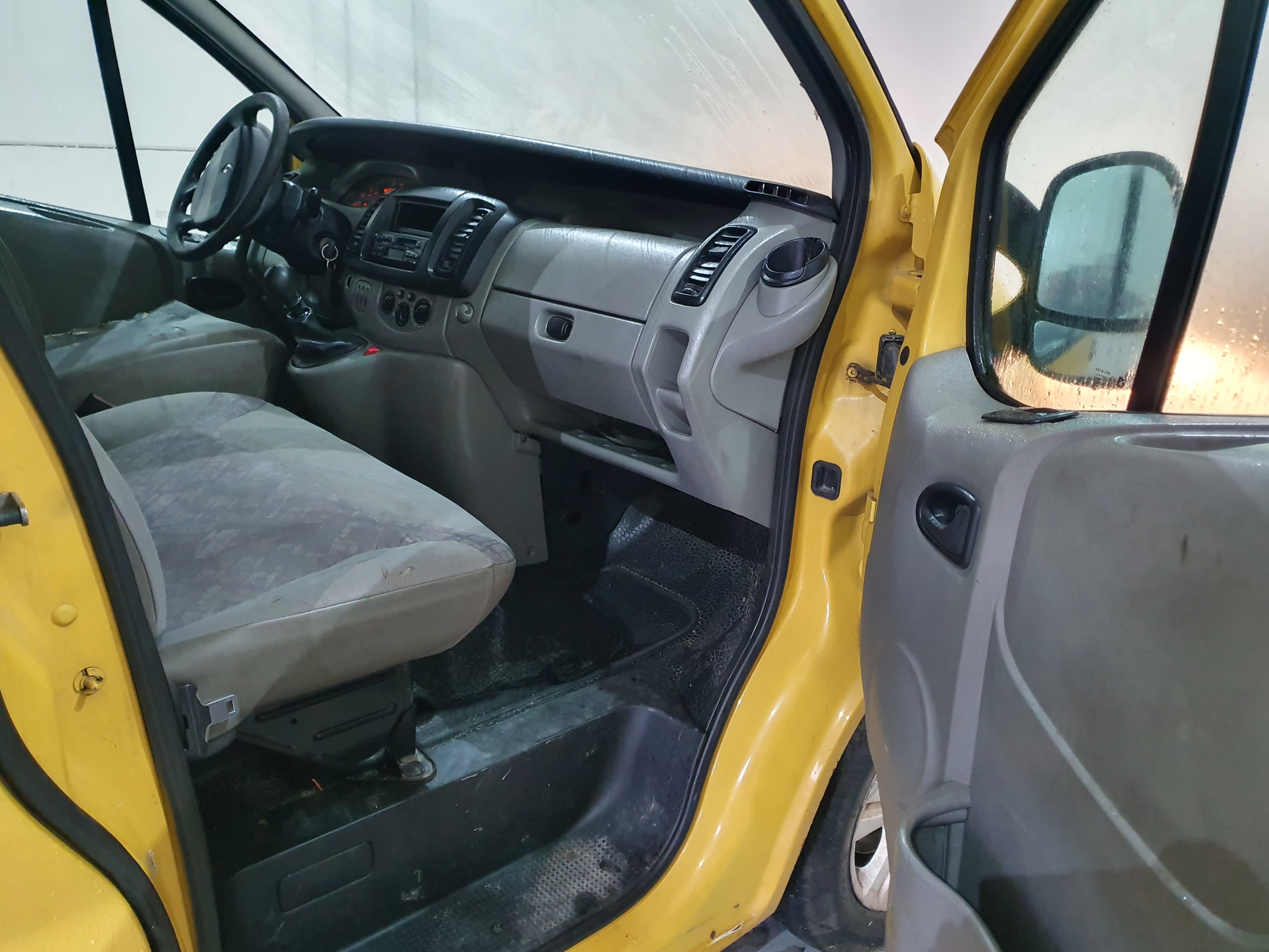 Renault Trafic · Ano 2004 — imagen 22