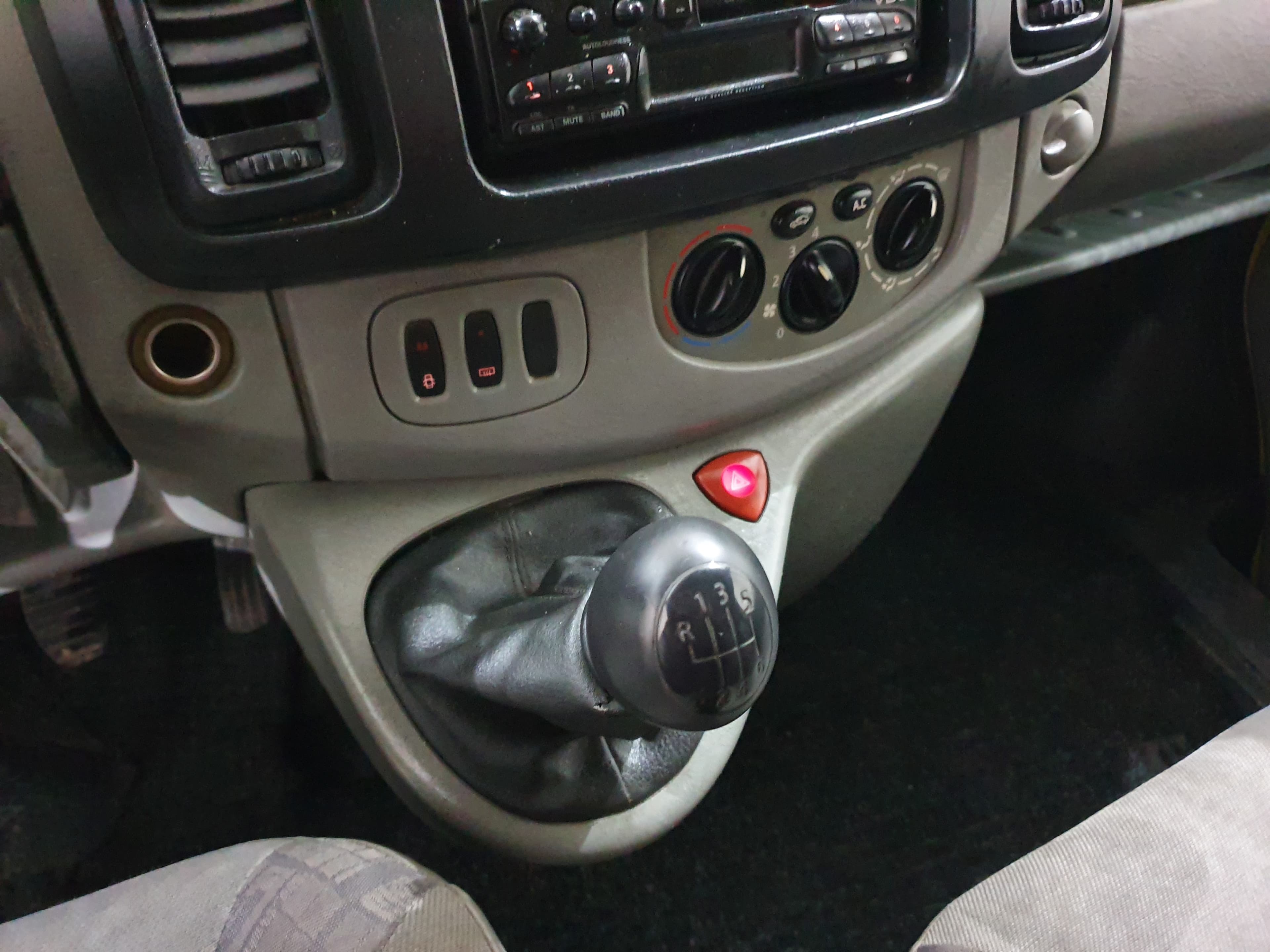 Renault Trafic · Ano 2004 — imagen 33