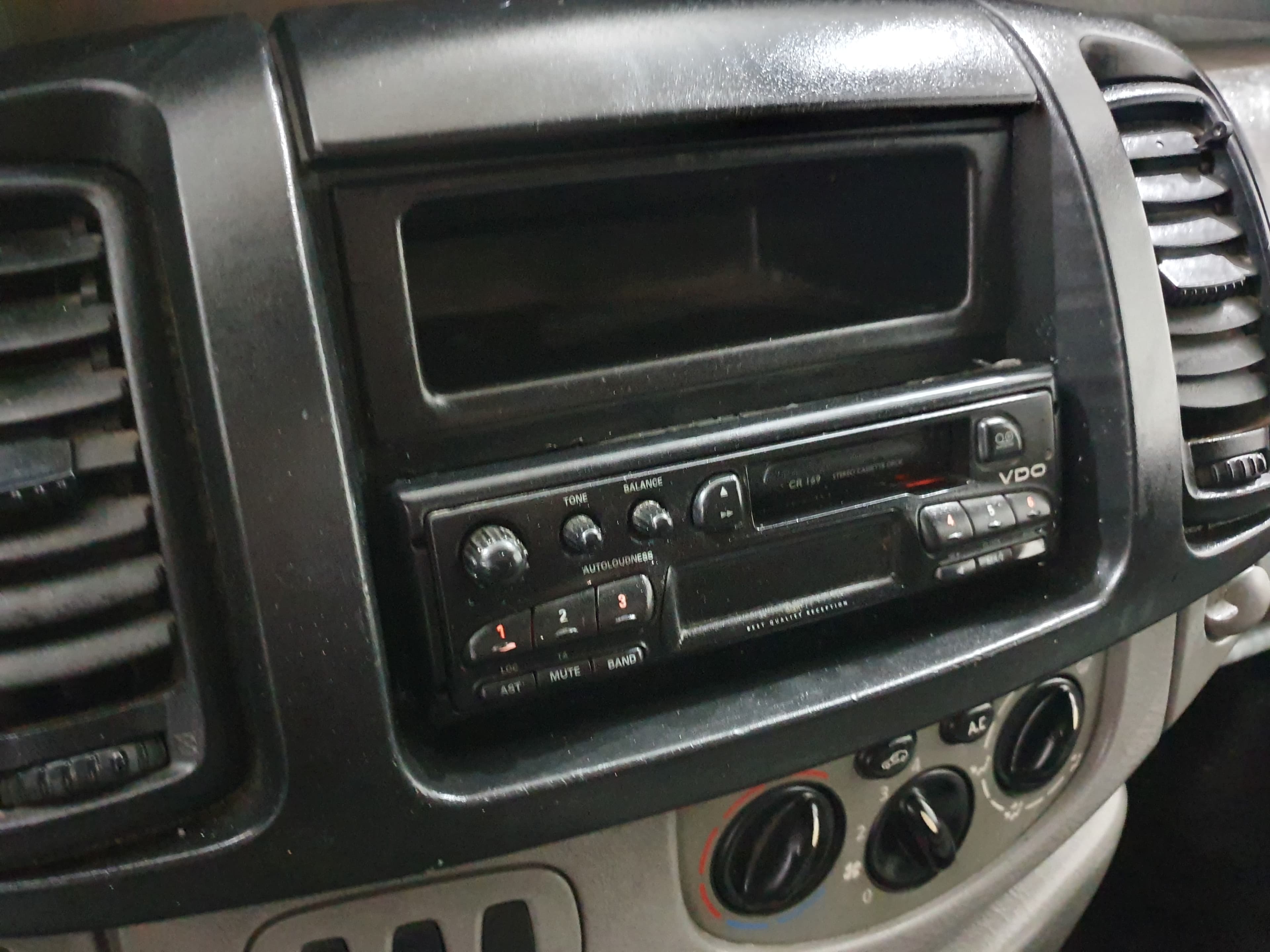 Renault Trafic · Ano 2004 — imagen 31