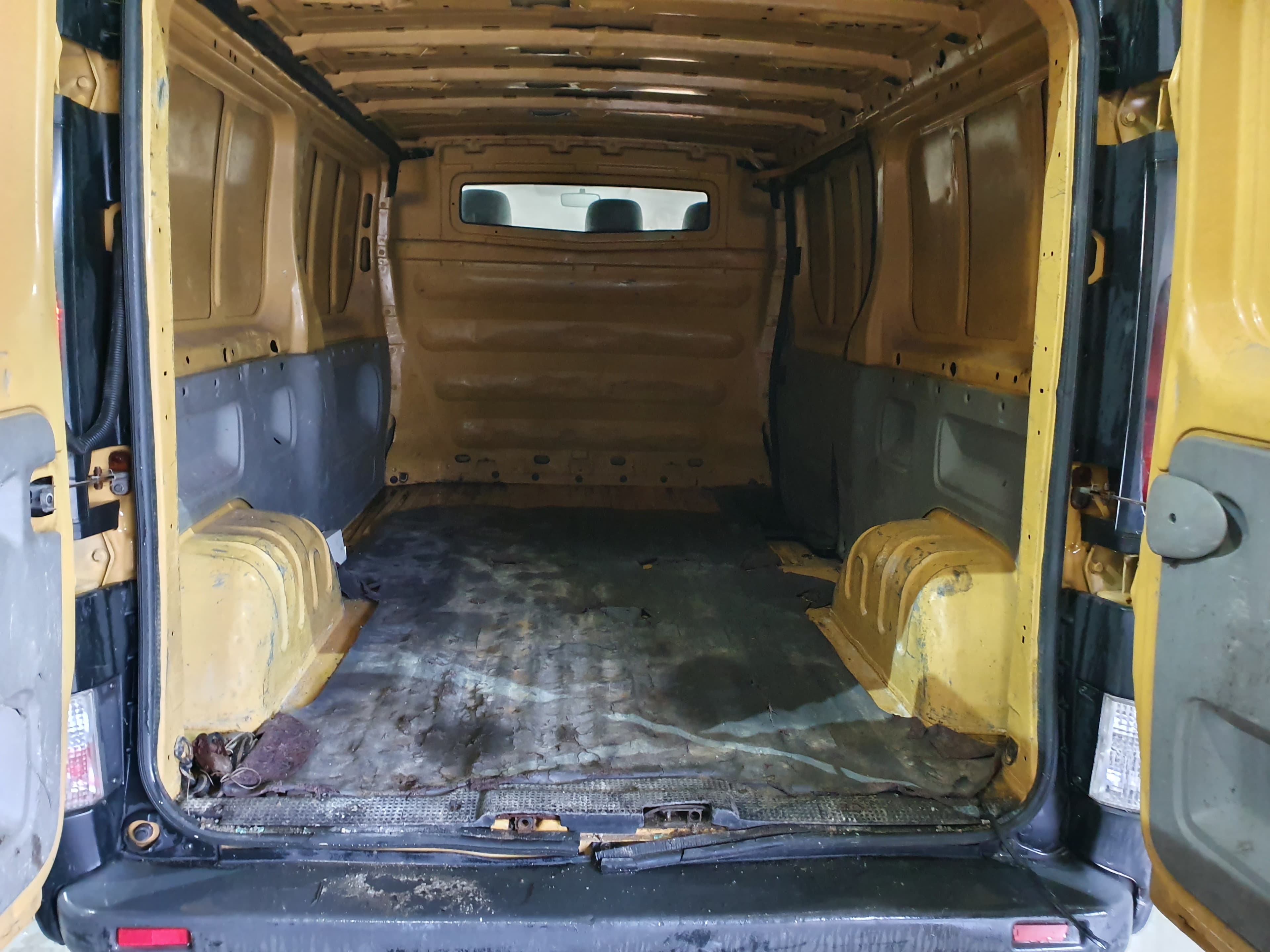 Renault Trafic · Ano 2004 — imagen 7