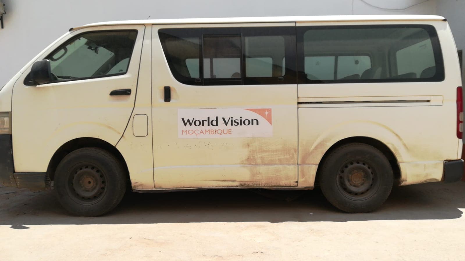 Toyota Hiace · Ano 2007 — imagem 2