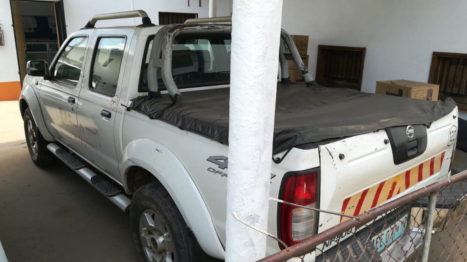 Nissan Hardbody — imagen 4