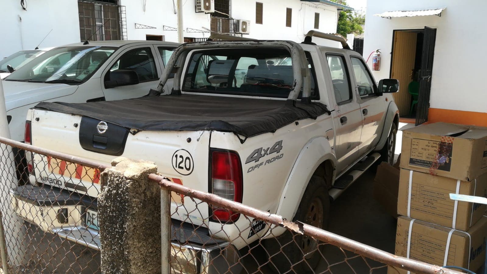 Nissan Hardbody — imagen 5