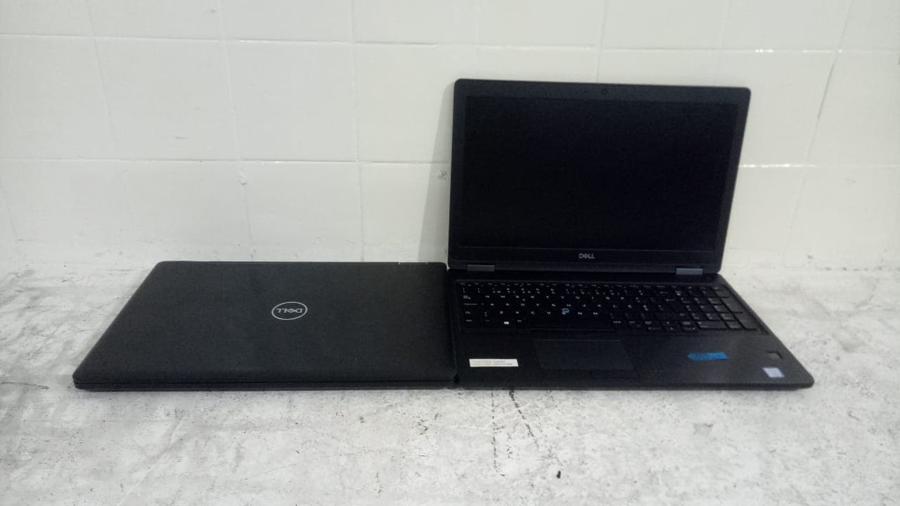Portáteis Dell Latitude 5590