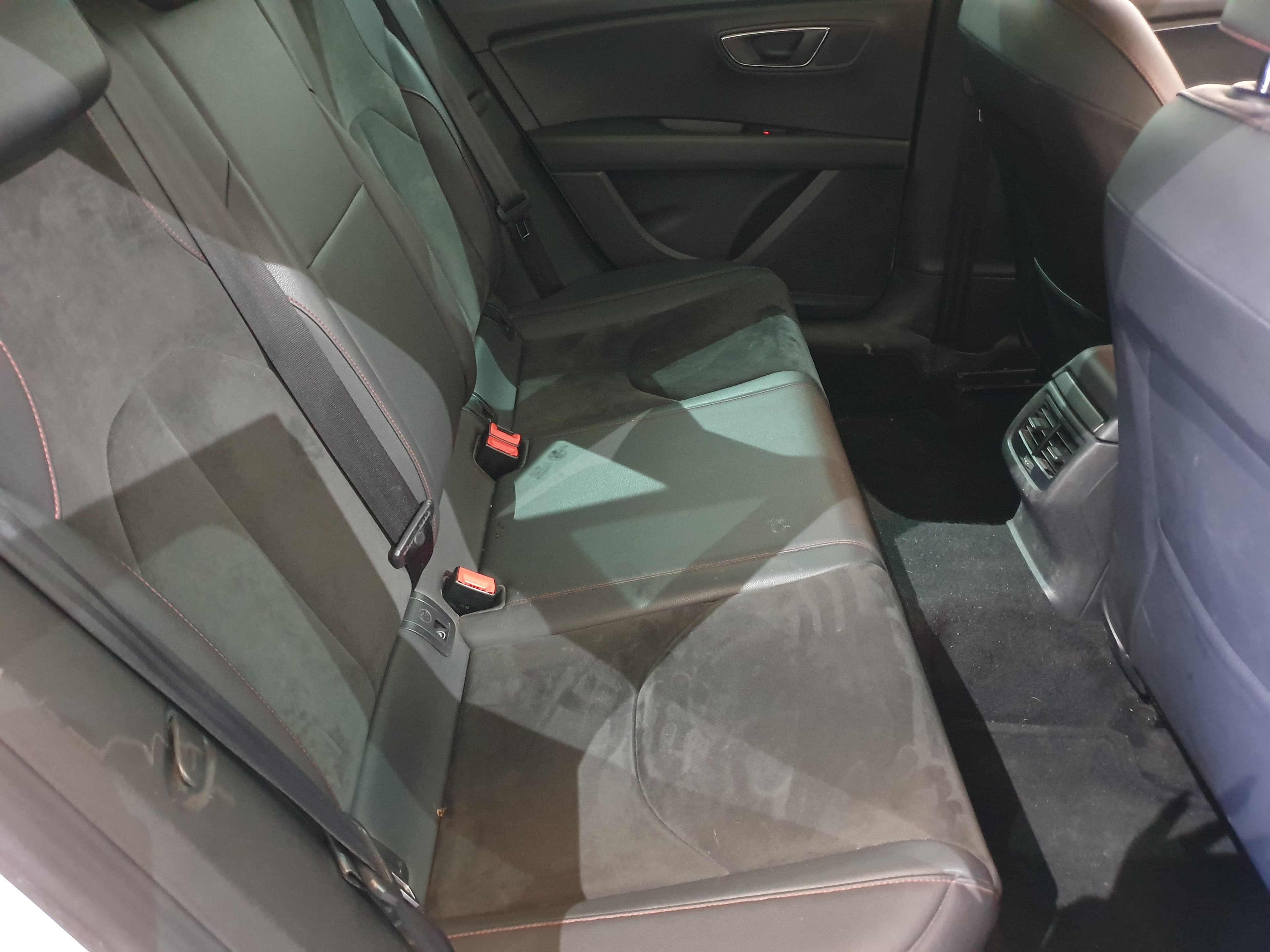 Seat Leon · Ano 2014 — imagen 17