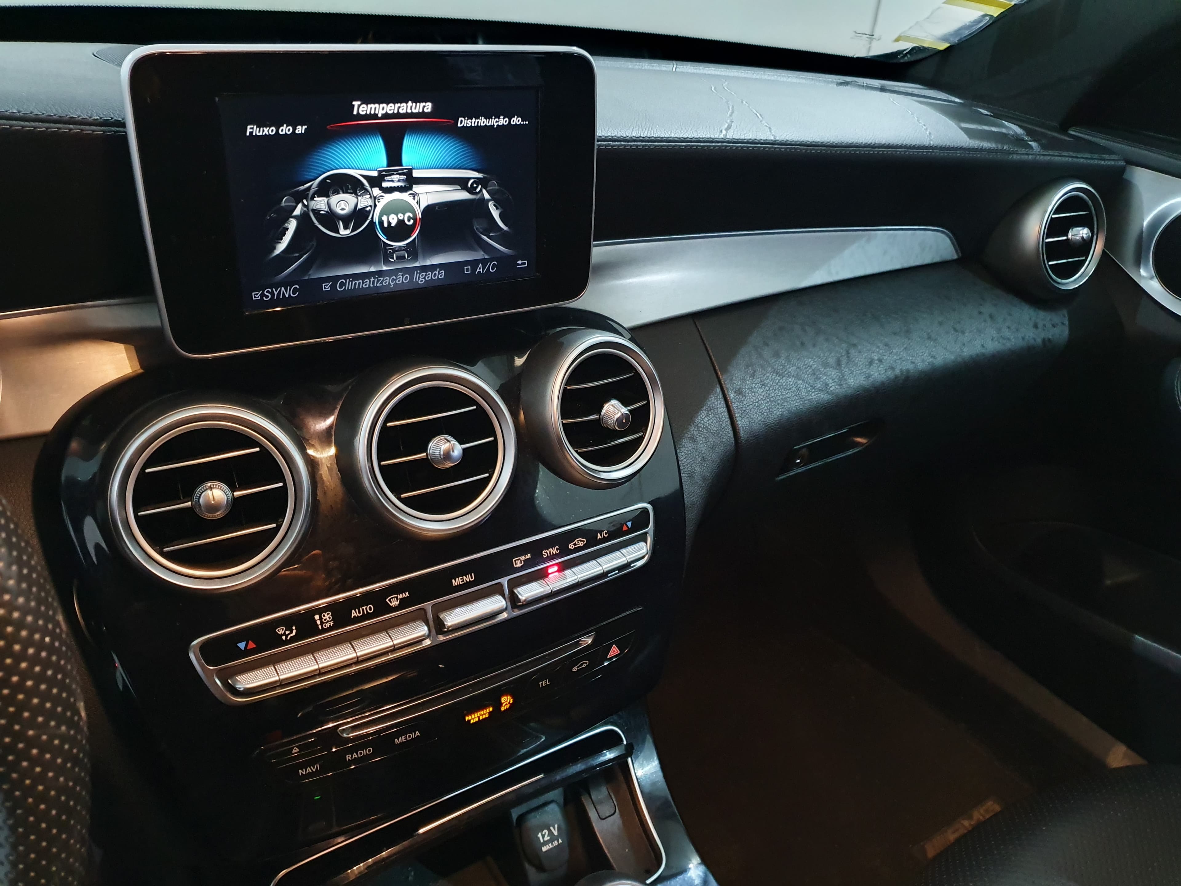 Mercedes-Benz C220 · Ano 2014 — image 26