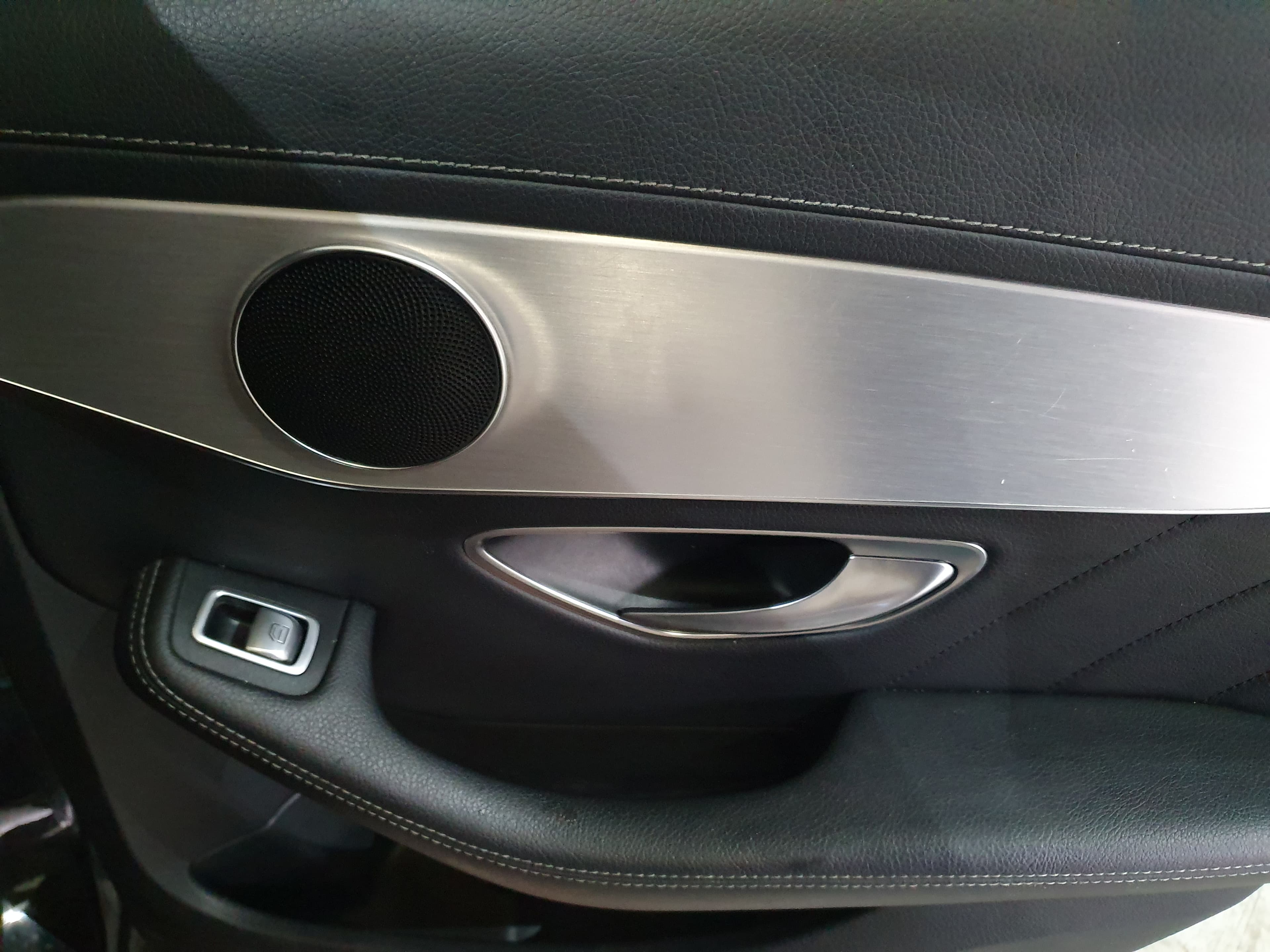 Mercedes-Benz C220 · Ano 2014 — image 21