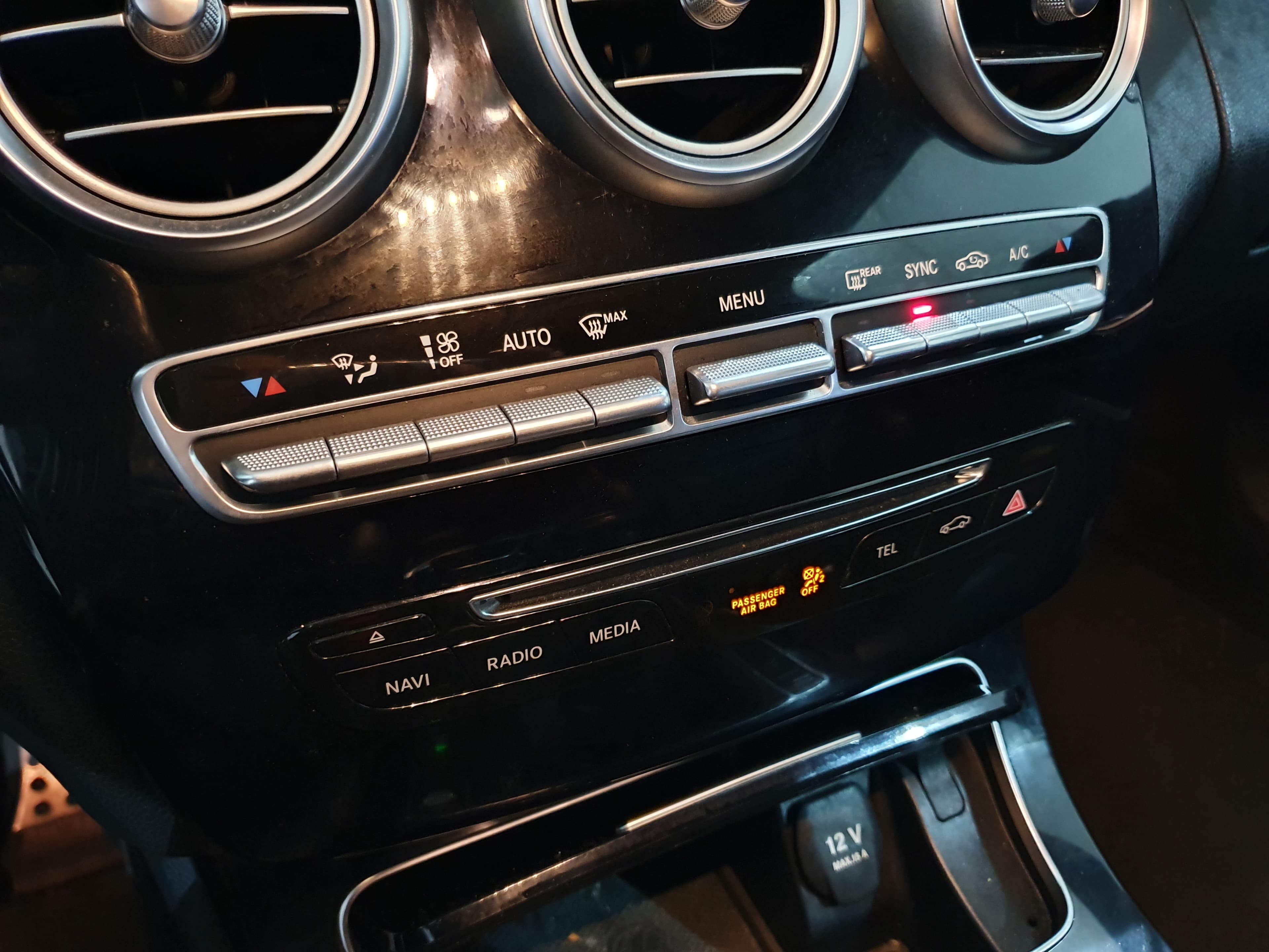 Mercedes-Benz C220 · Ano 2014 — image 27