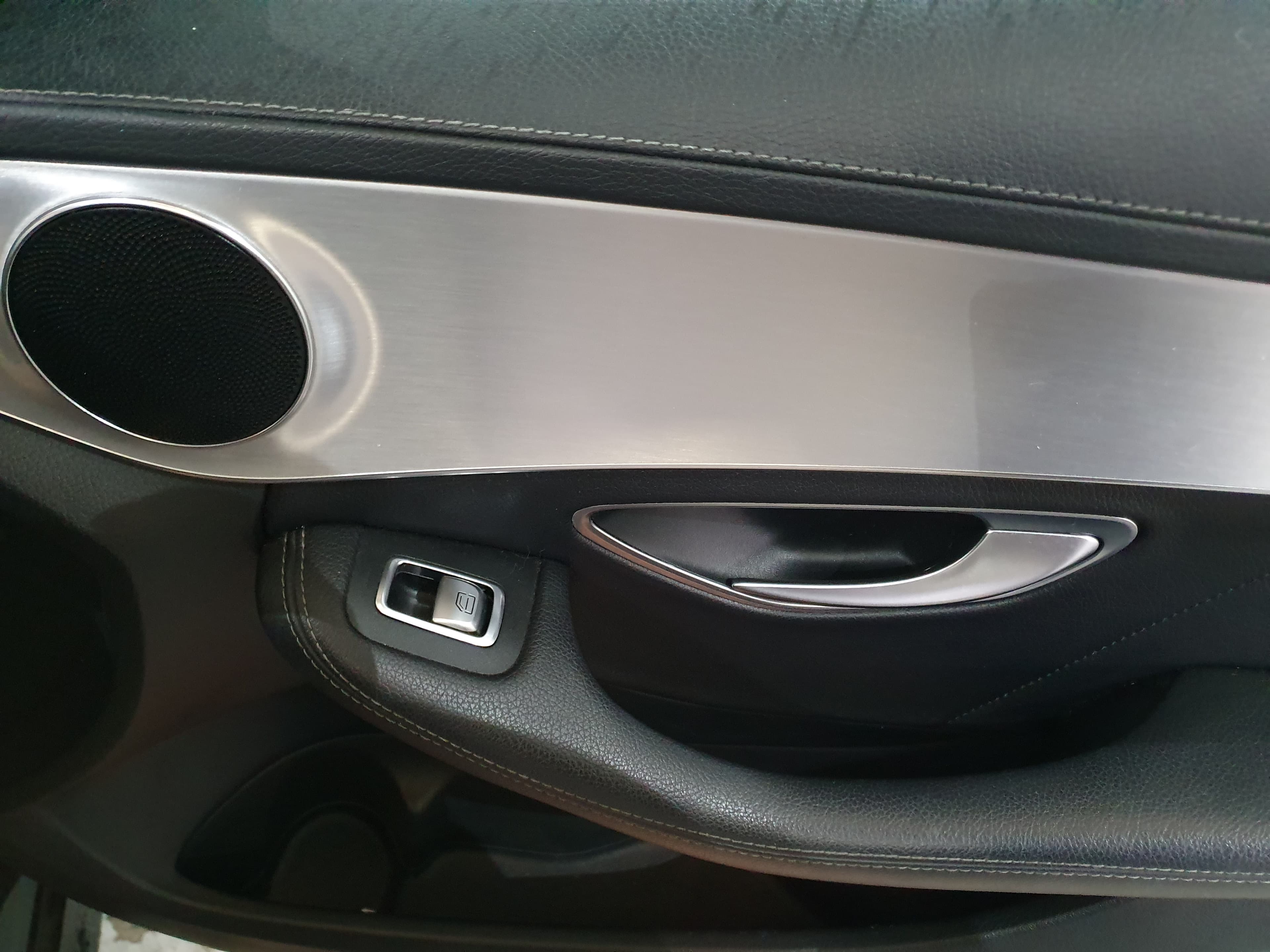 Mercedes-Benz C220 · Ano 2014 — image 24