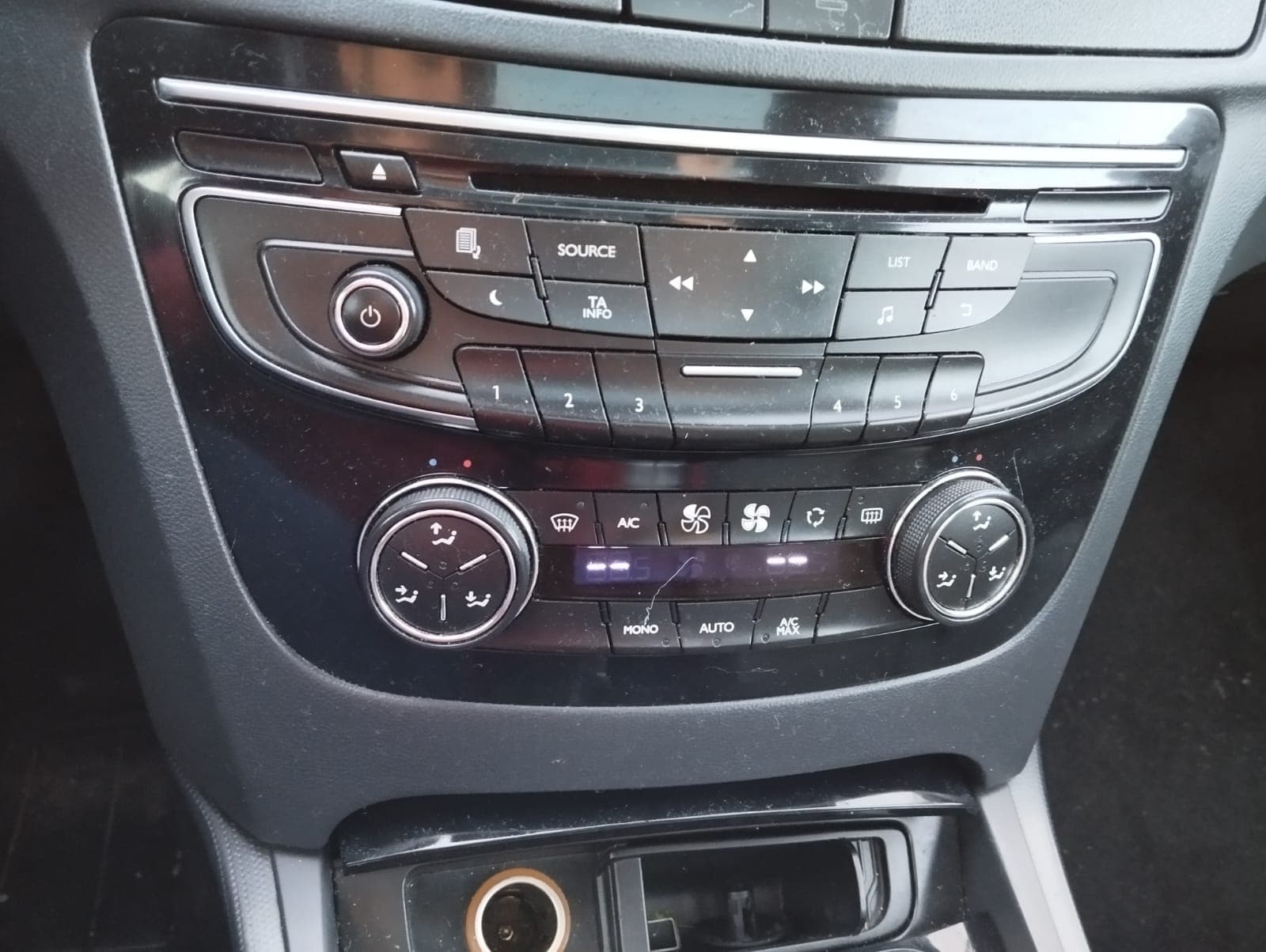 Peugeot 508 SW · Ano 2014 — imagem 16